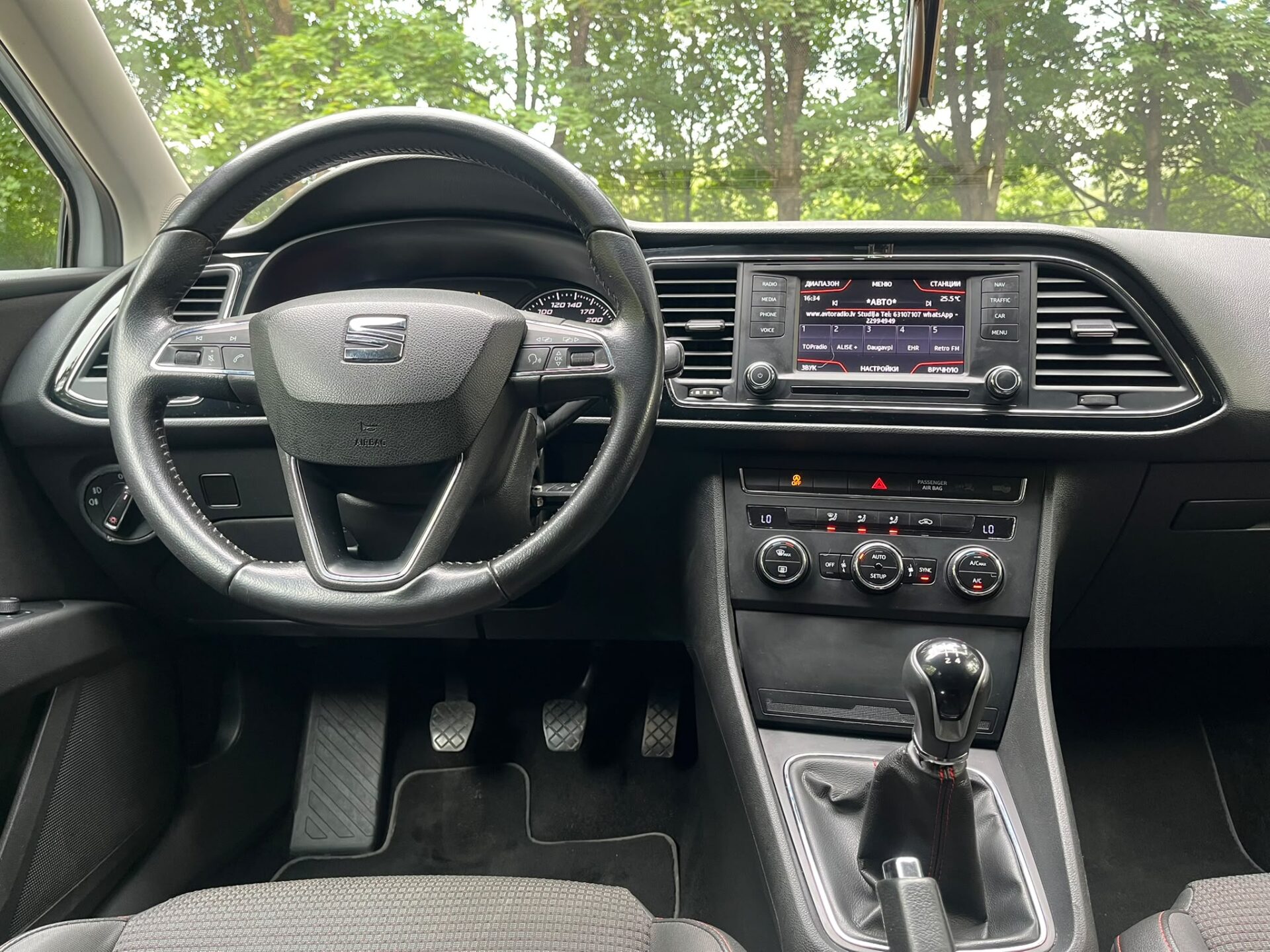 SEAT LEON