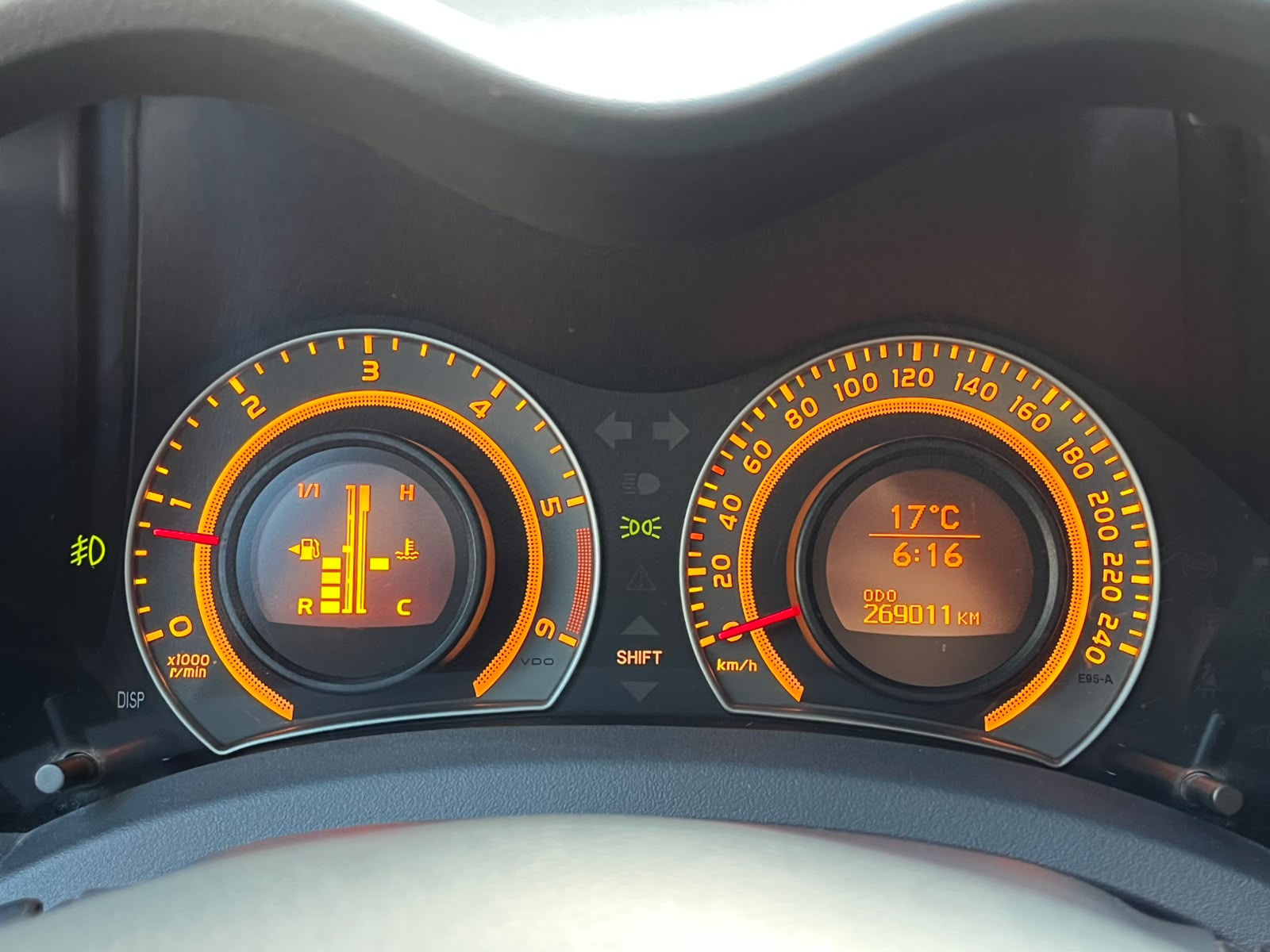 TOYOTA AURIS