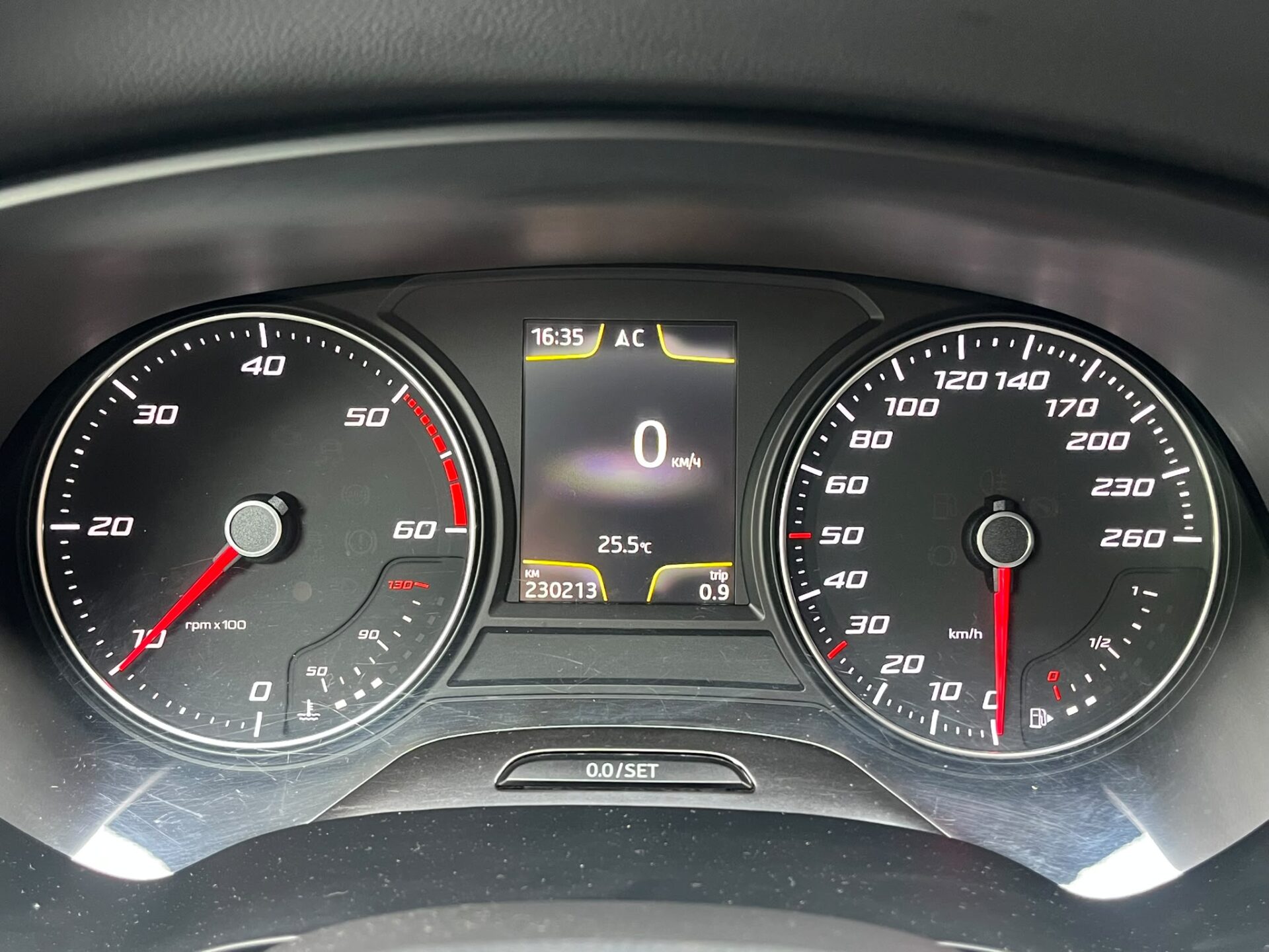 SEAT LEON