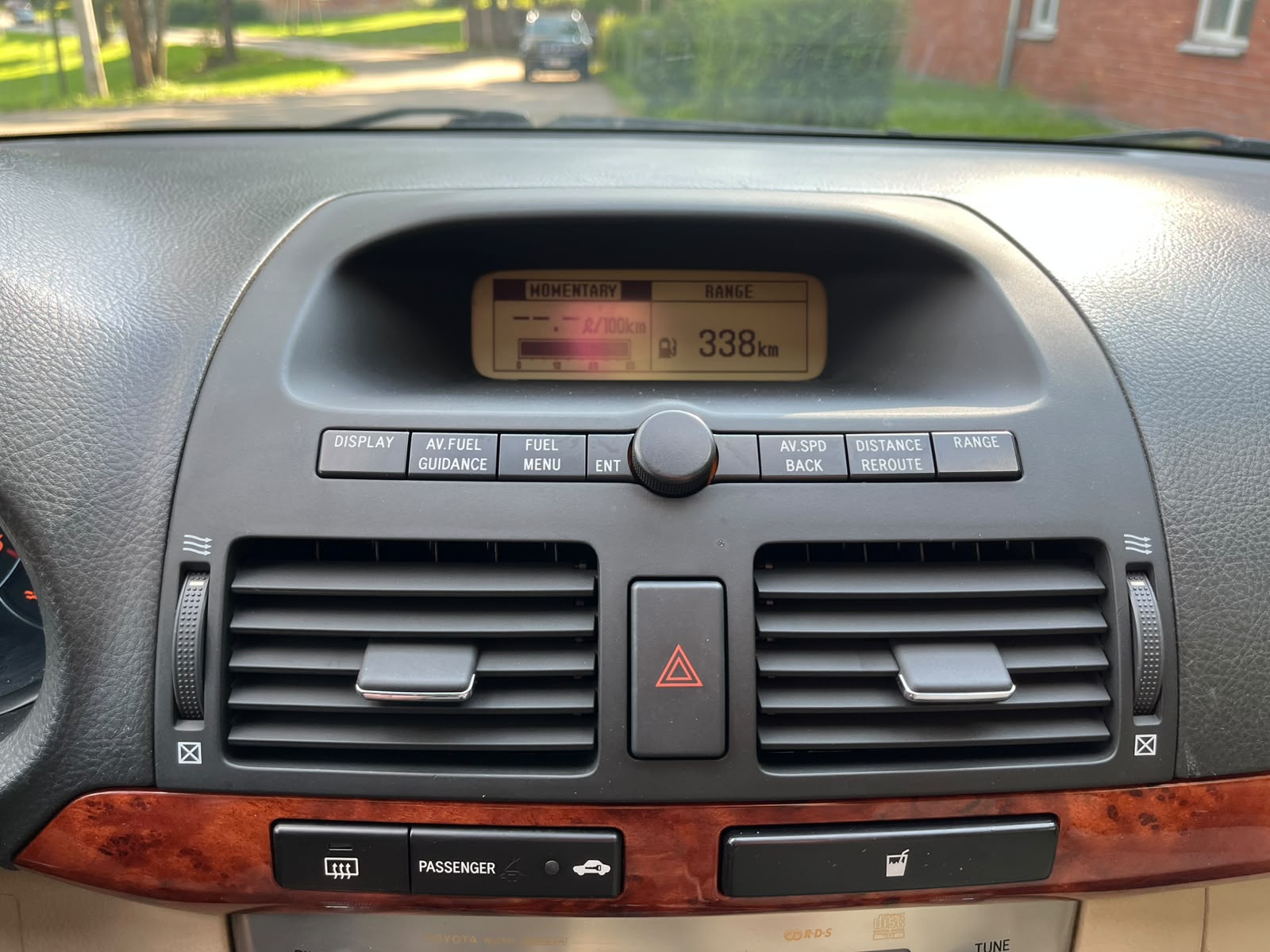TOYOTA AVENSIS