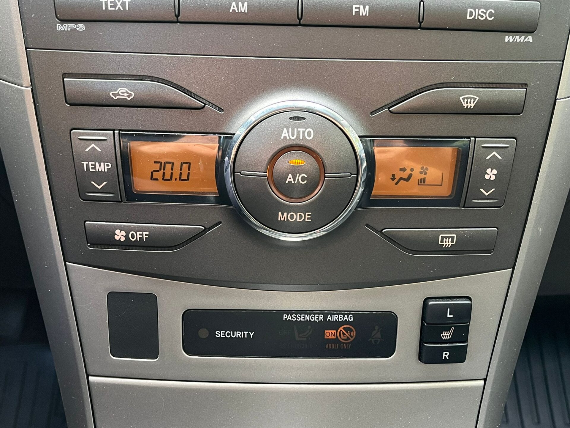 TOYOTA COROLLA