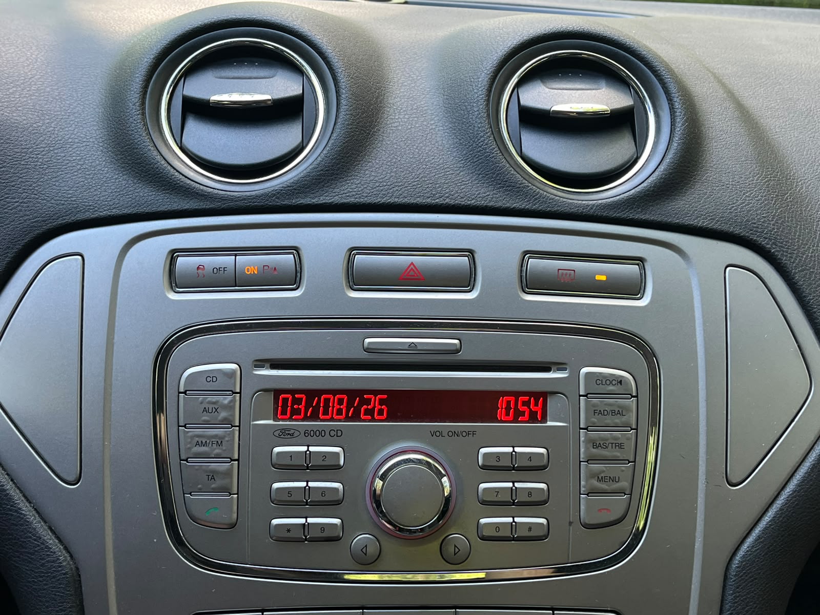 FORD MONDEO