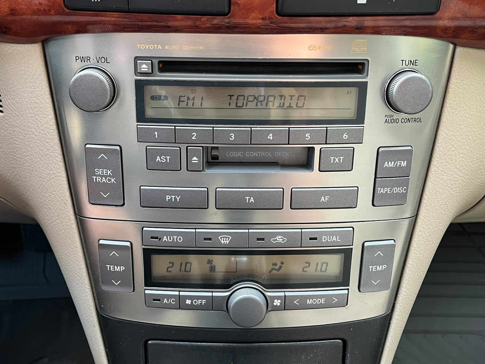TOYOTA AVENSIS