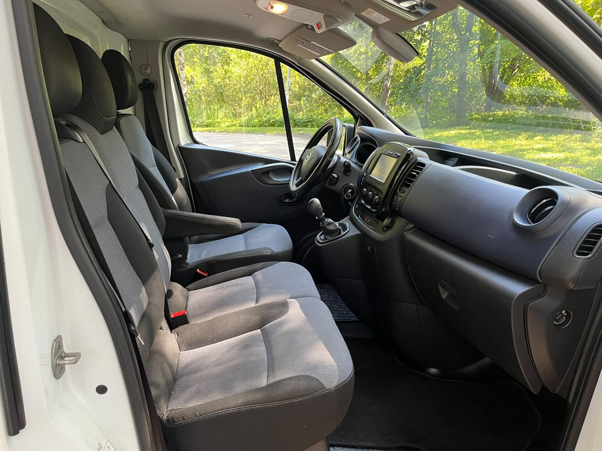 OPEL VIVARO-KRAVAS