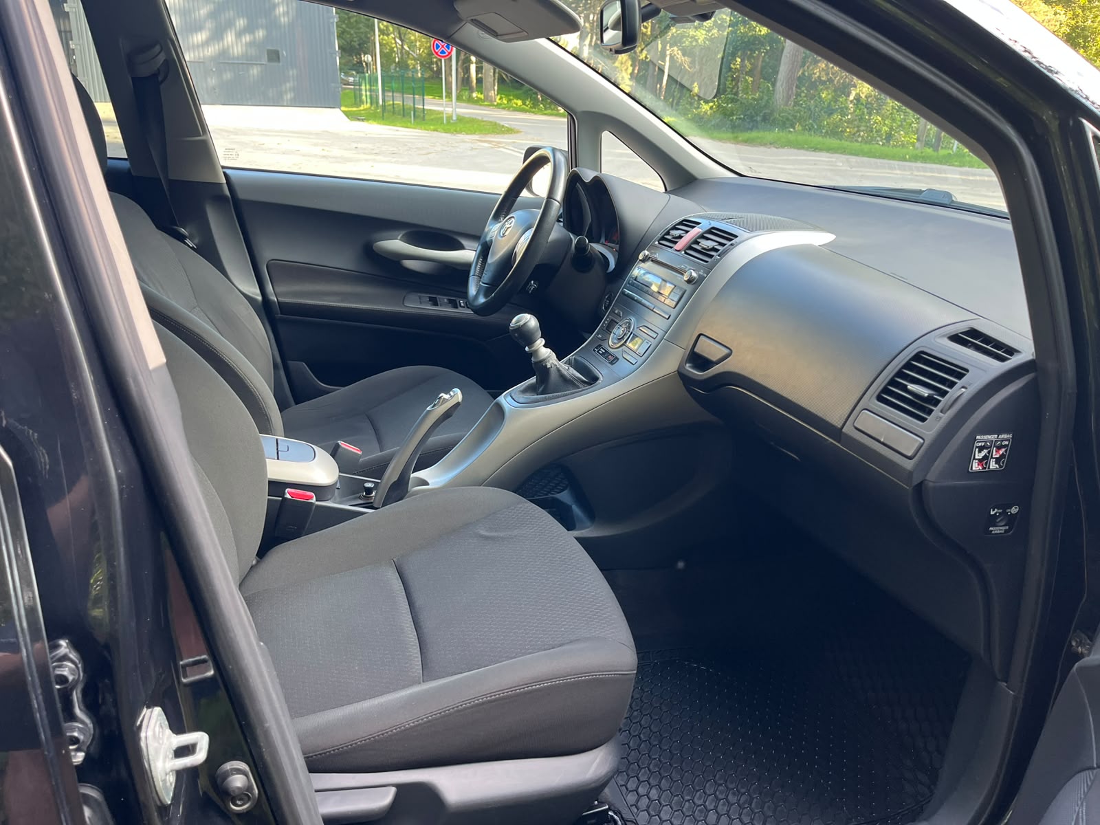 TOYOTA AURIS