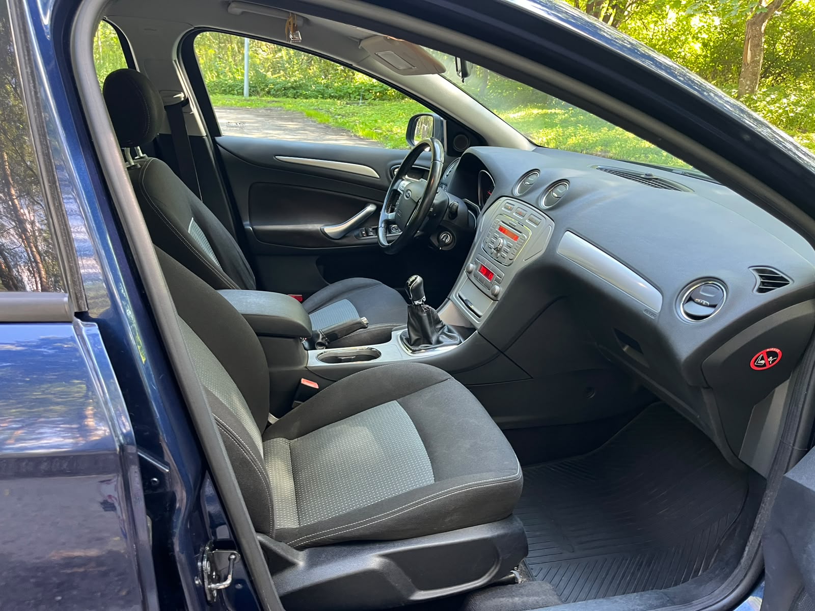FORD MONDEO