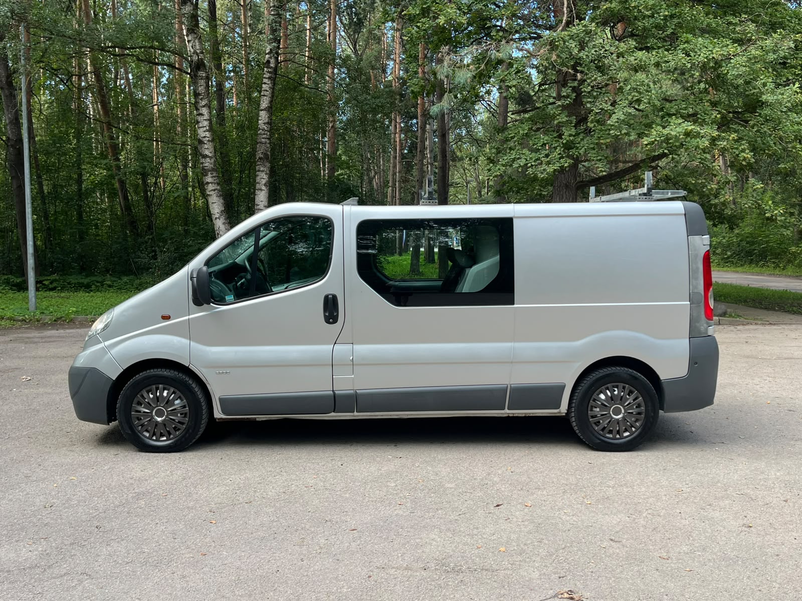 OPEL VIVARO 6-VIETAS