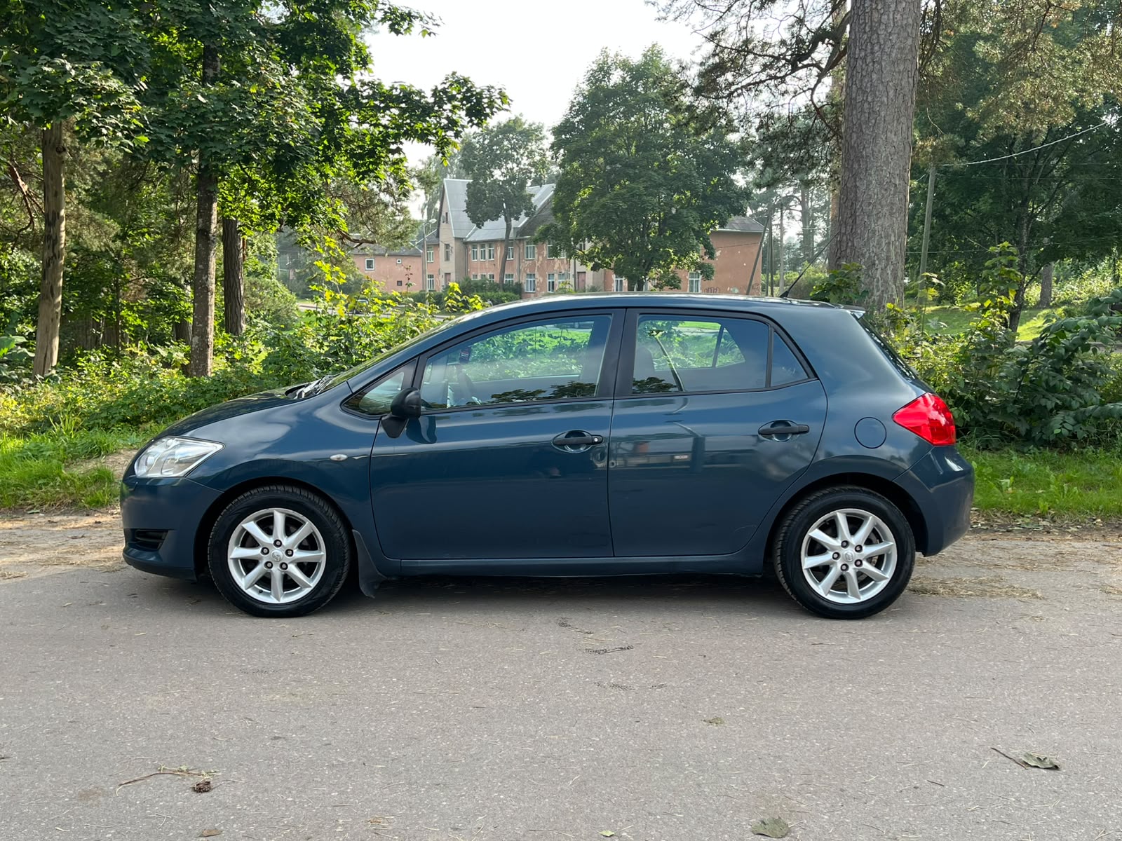TOYOTA AURIS