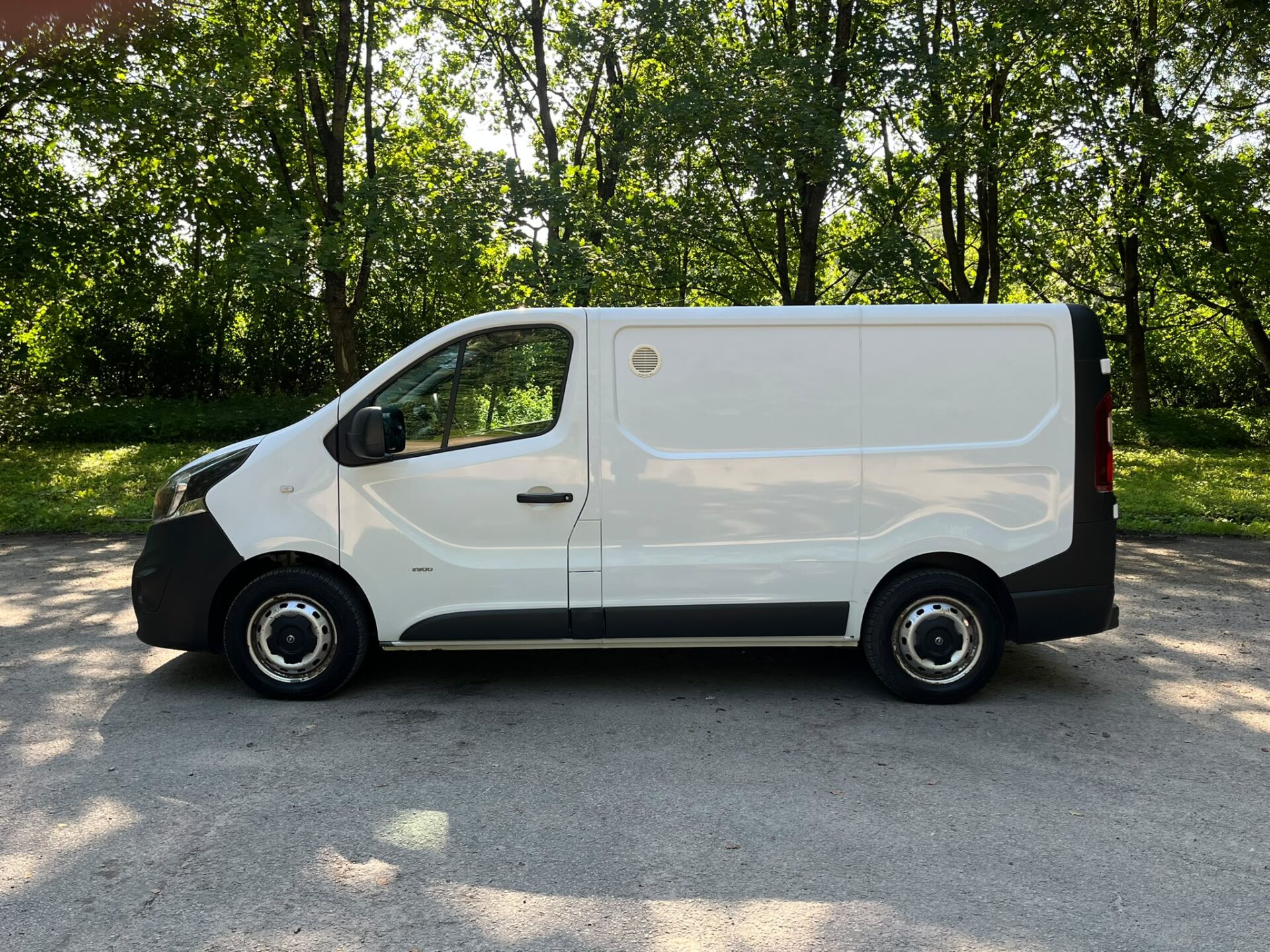 OPEL VIVARO-KRAVAS