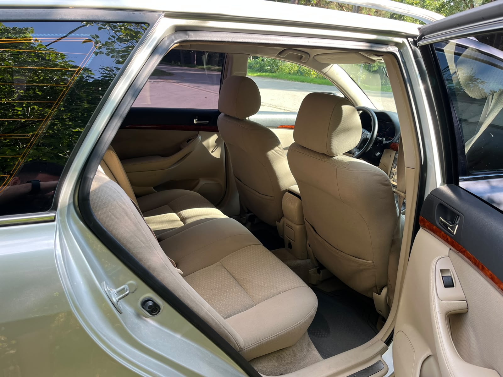 TOYOTA AVENSIS