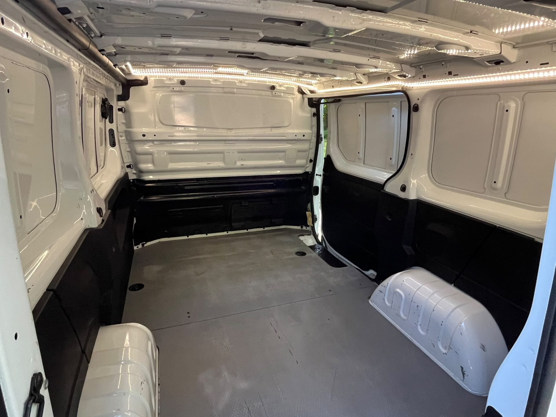 OPEL VIVARO-KRAVAS