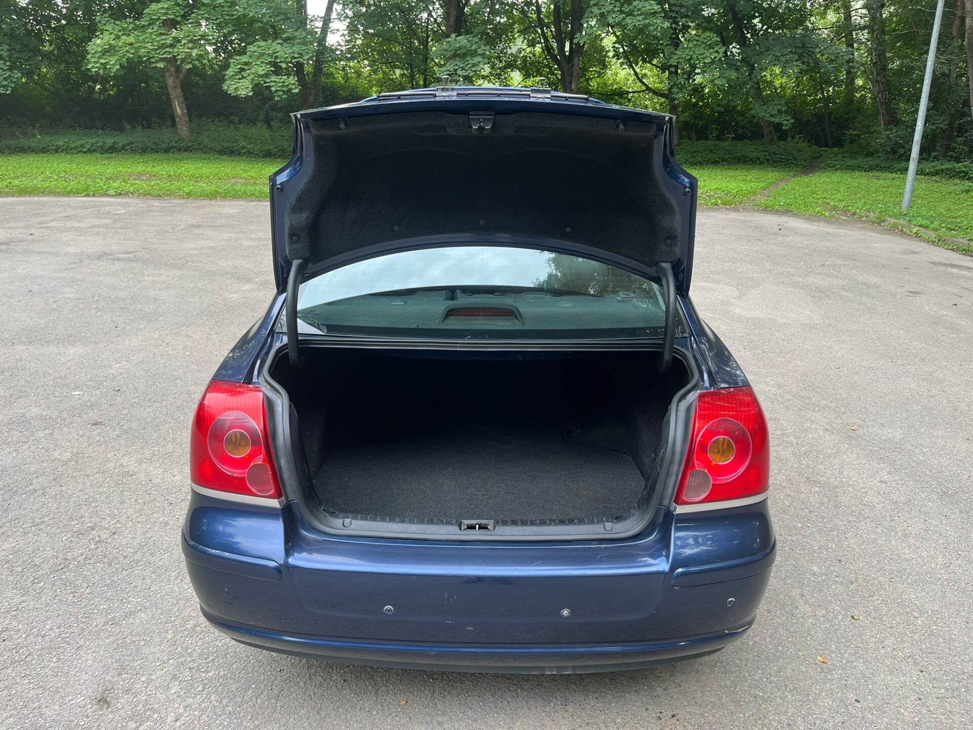 TOYOTA AVENSIS