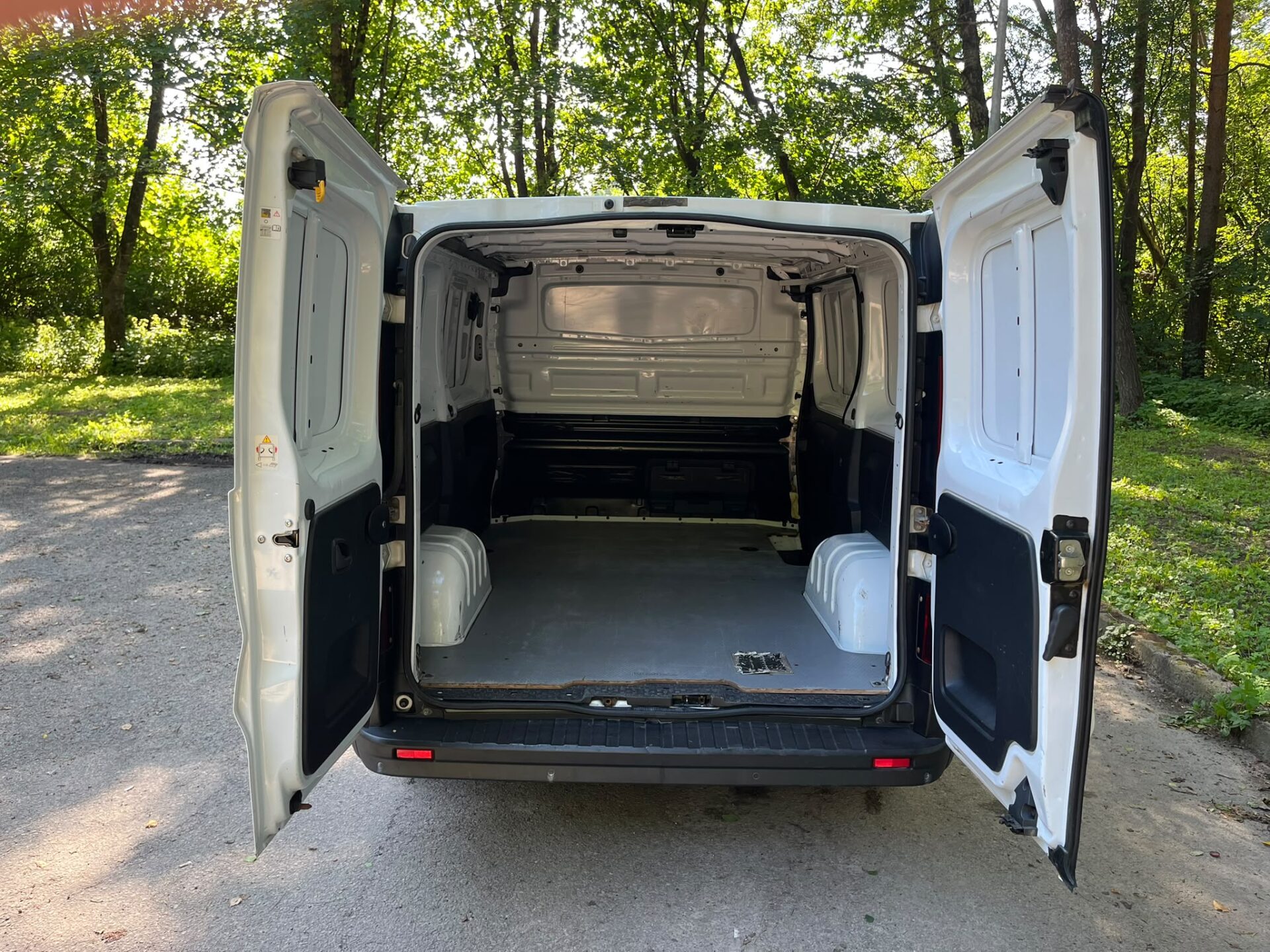 OPEL VIVARO-KRAVAS