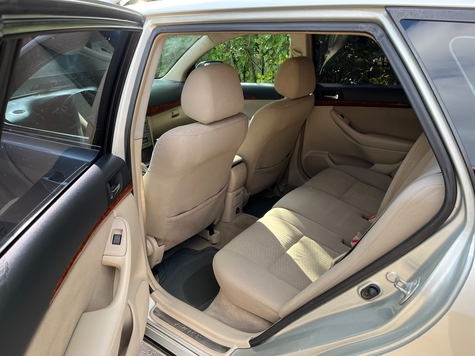 TOYOTA AVENSIS