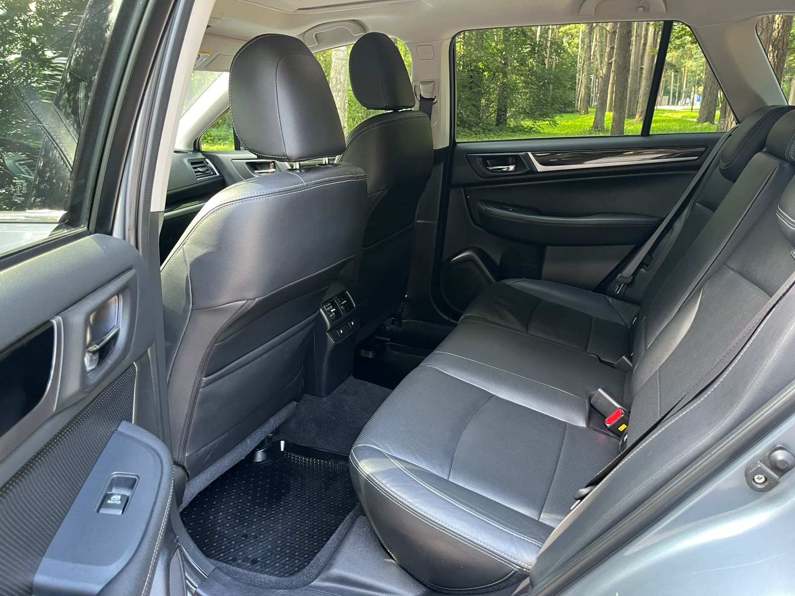 SUBARU LEGACY OUTBACK AWD