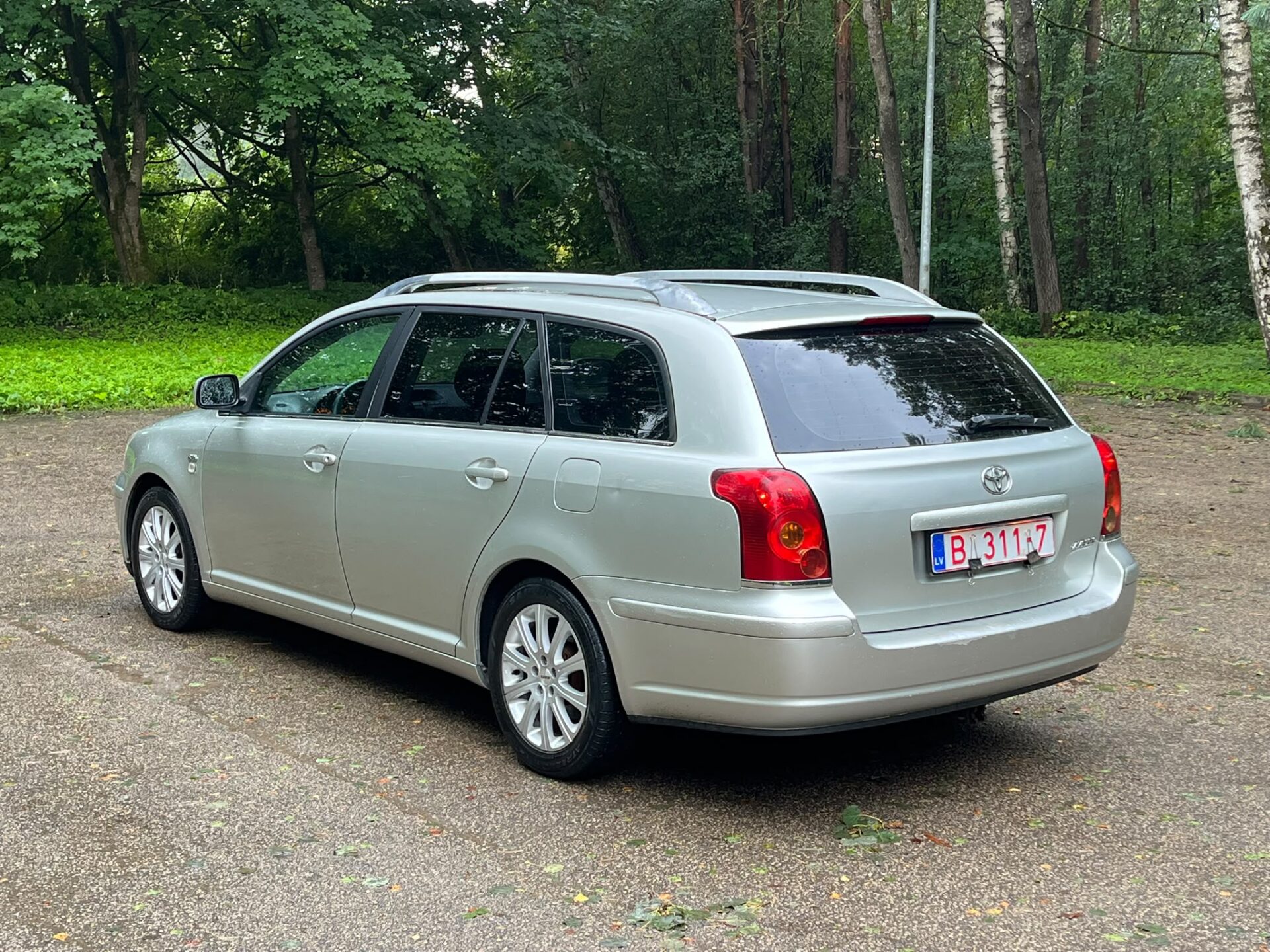 TOYOTA AVENSIS