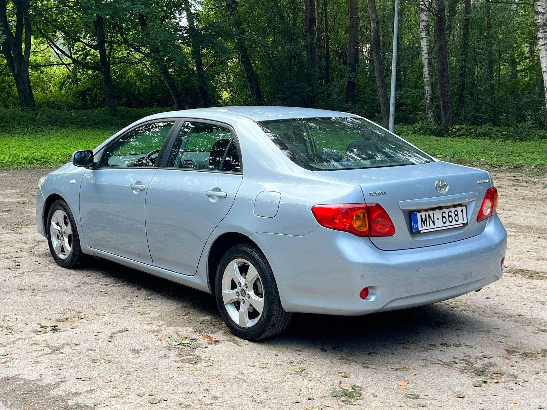 TOYOTA COROLLA