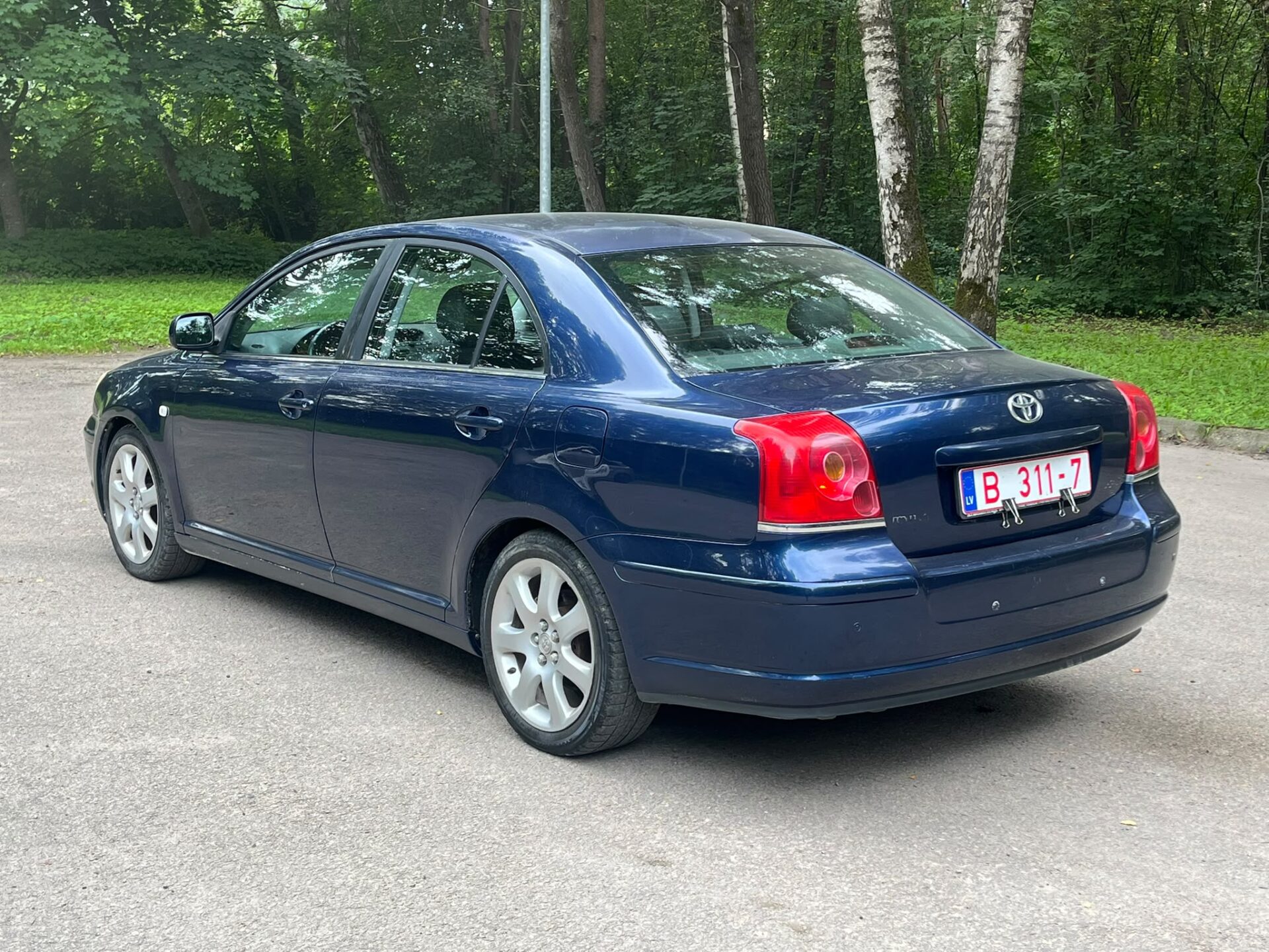TOYOTA AVENSIS