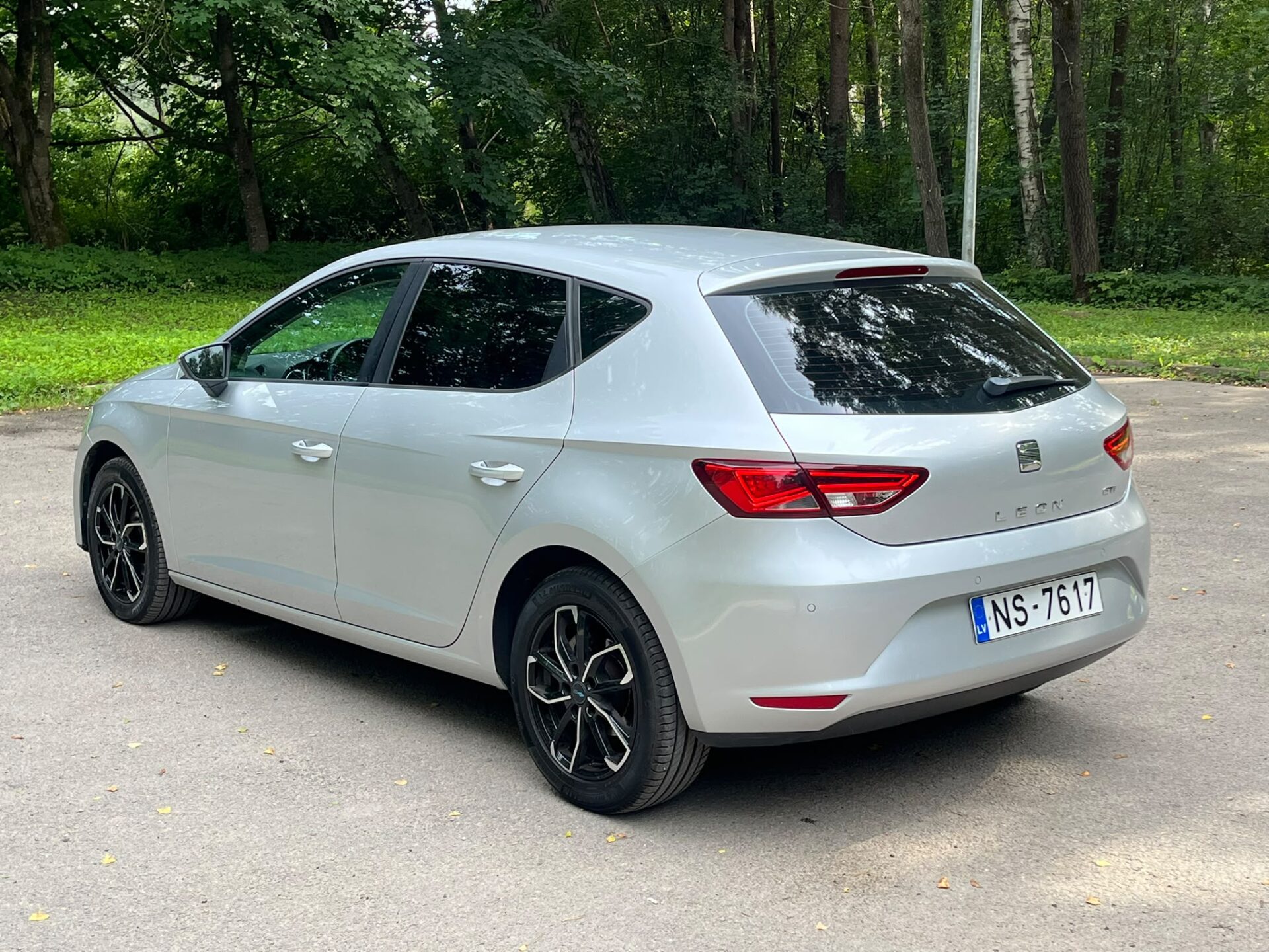 SEAT LEON