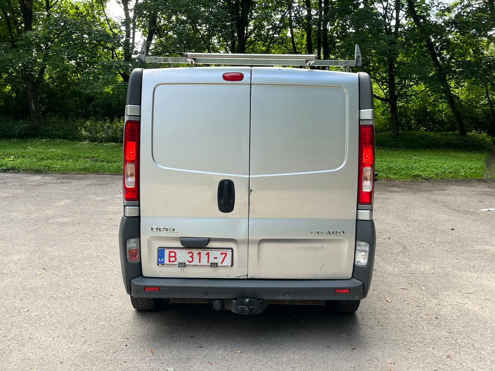 OPEL VIVARO 6-VIETAS