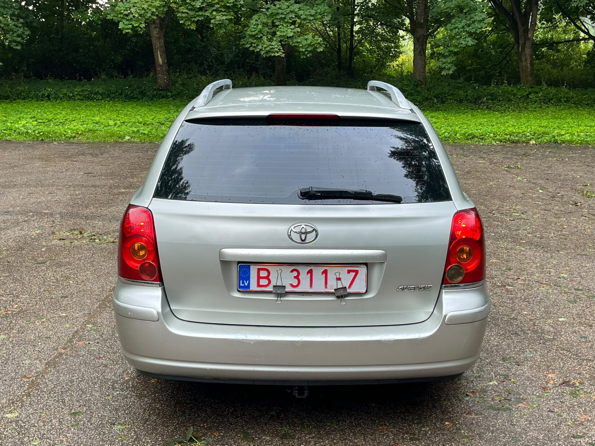 TOYOTA AVENSIS