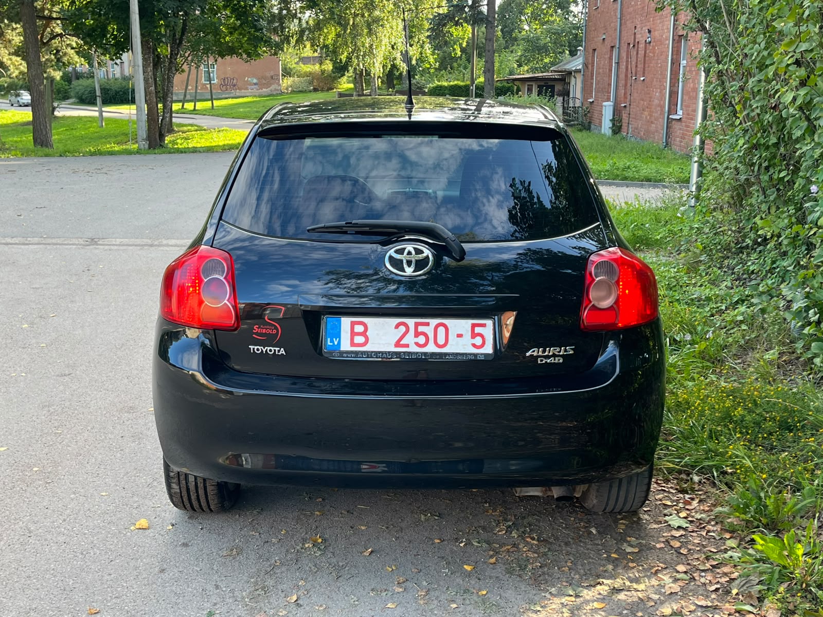 TOYOTA AURIS