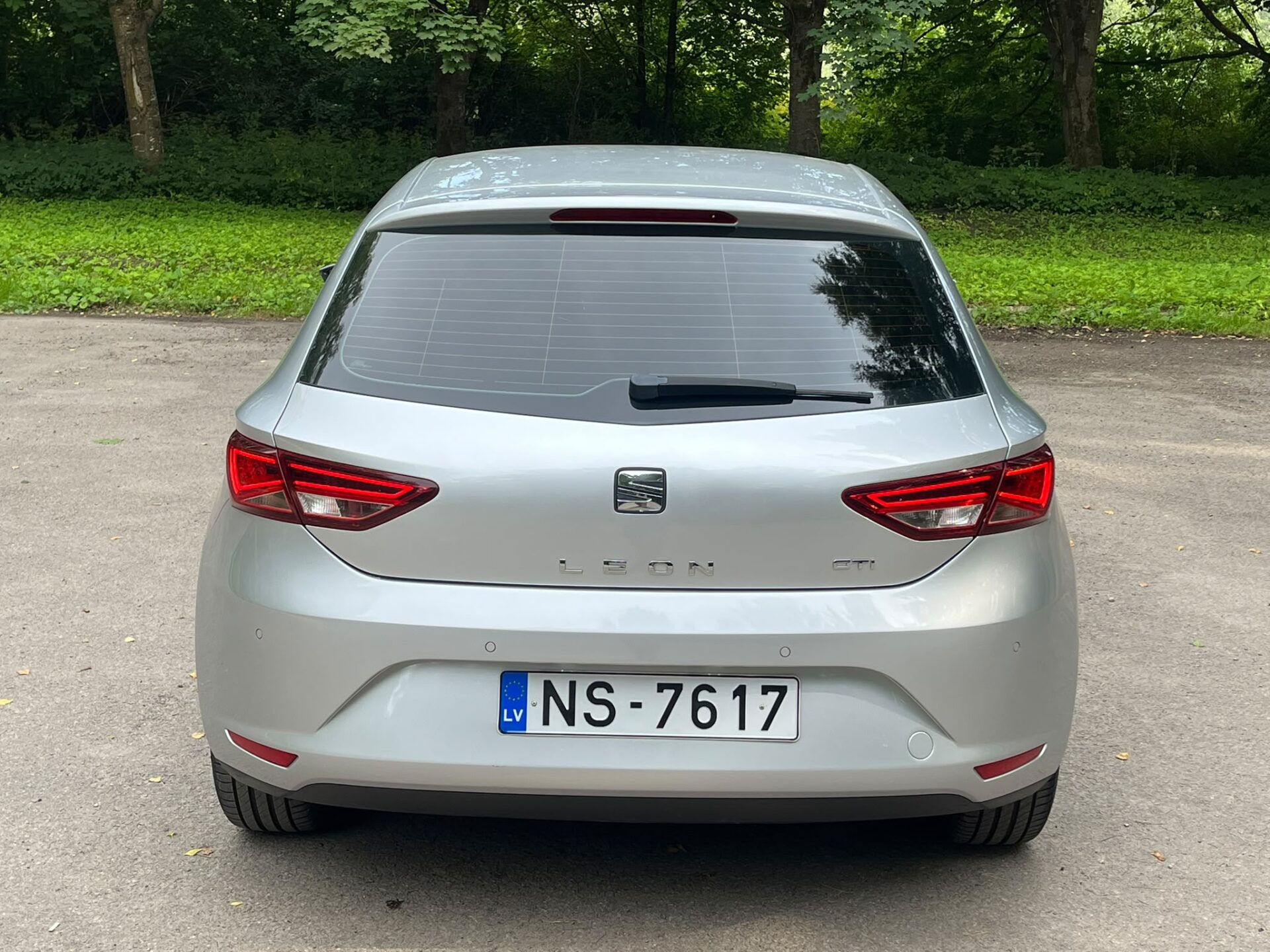 SEAT LEON