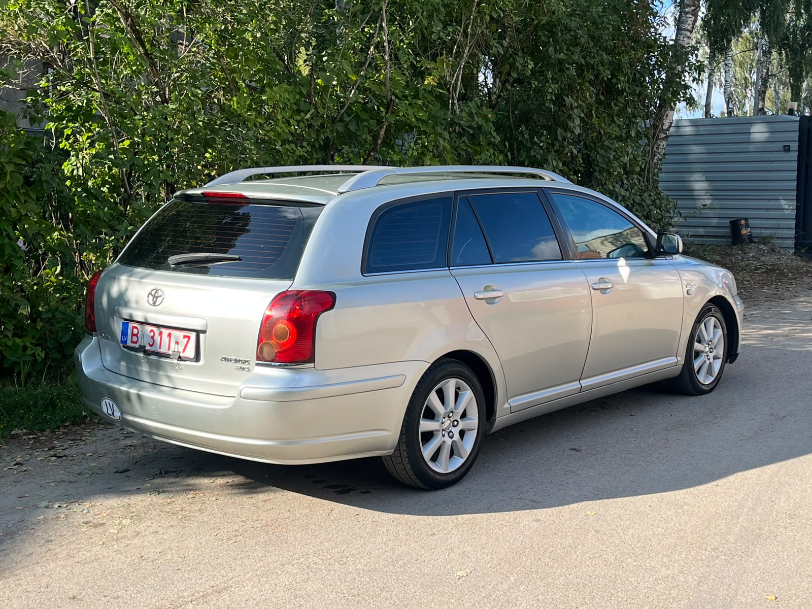 TOYOTA AVENSIS