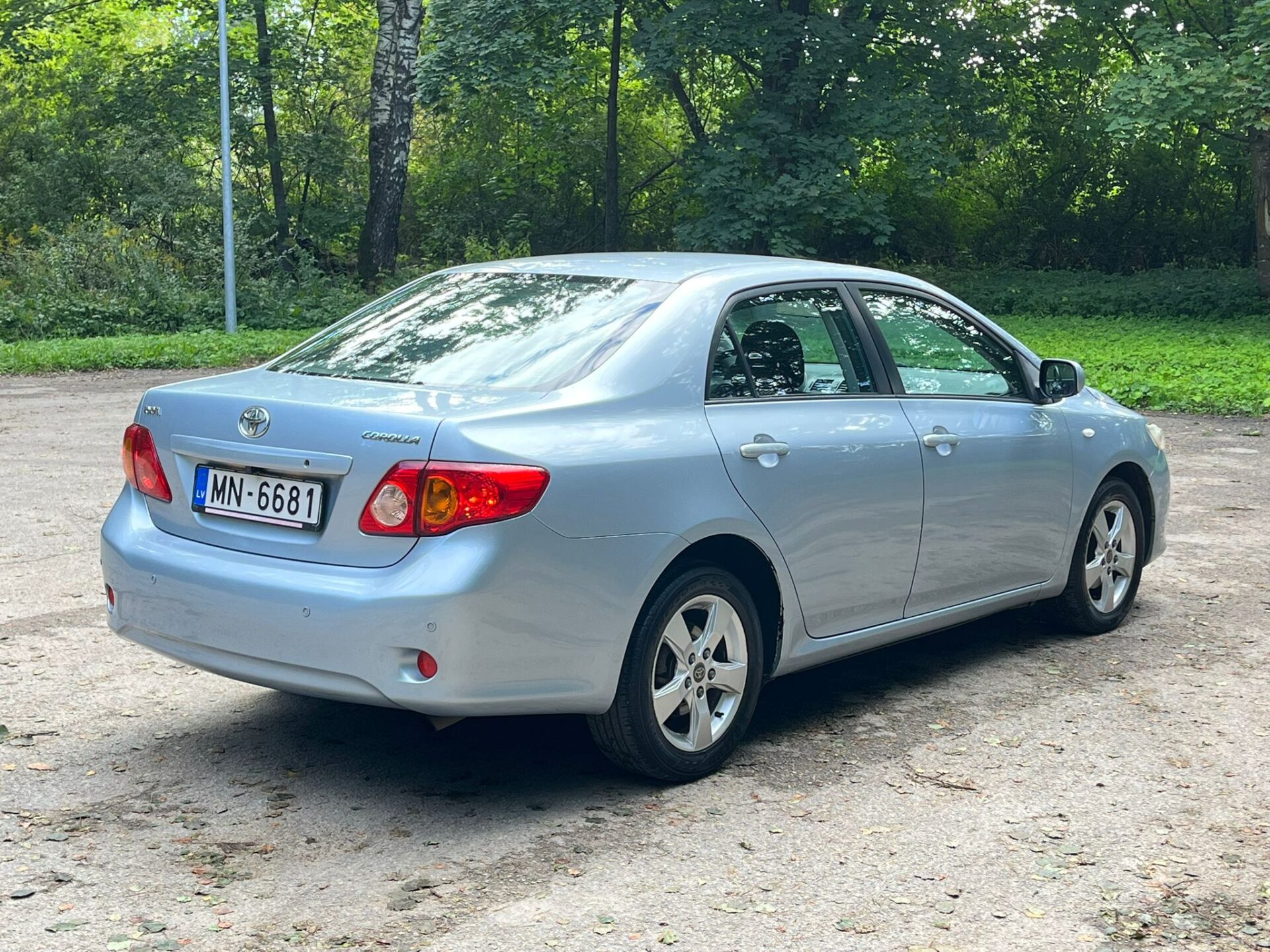 TOYOTA COROLLA