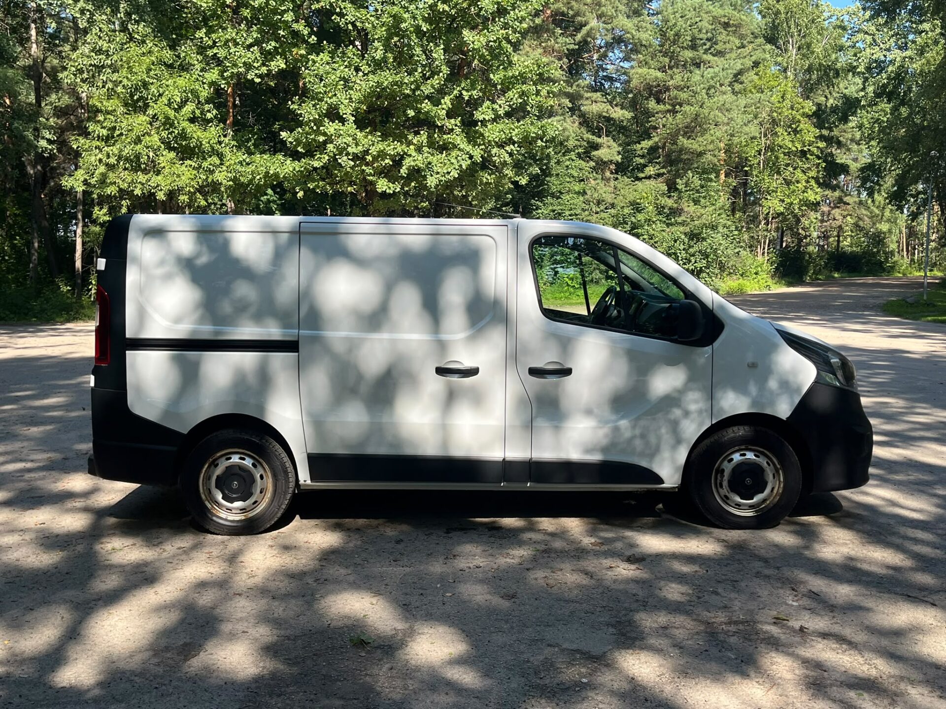 OPEL VIVARO-KRAVAS