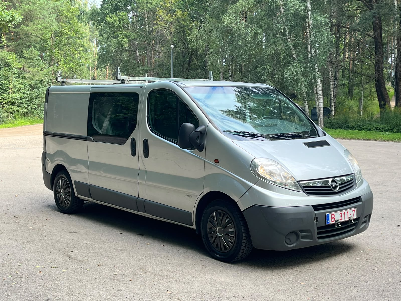 OPEL VIVARO 6-VIETAS
