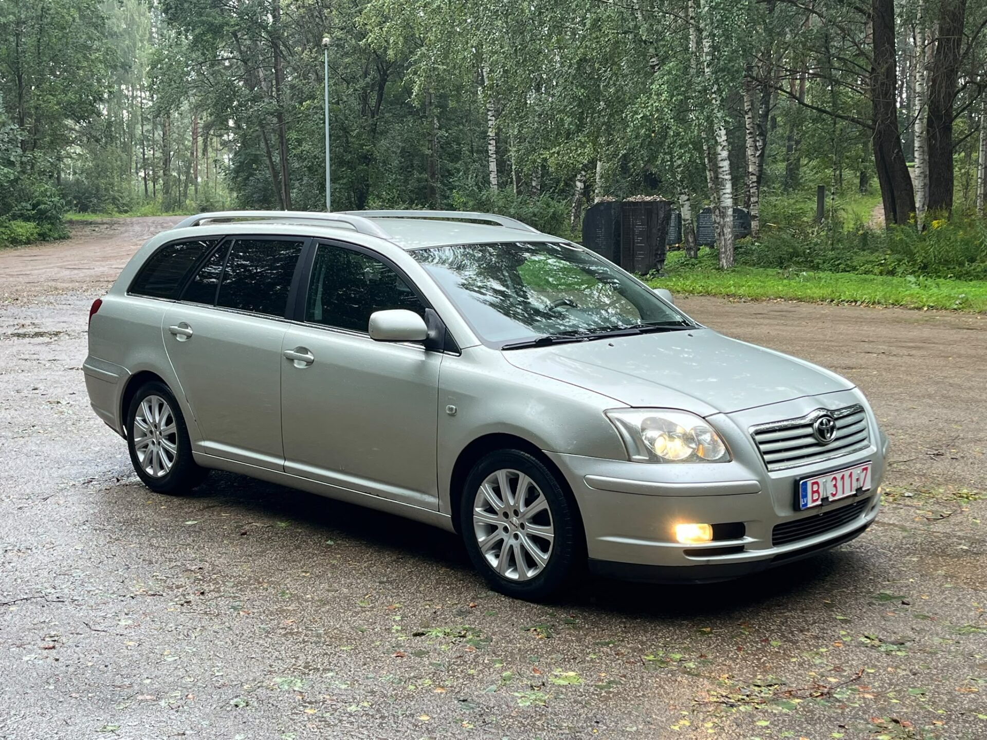 TOYOTA AVENSIS