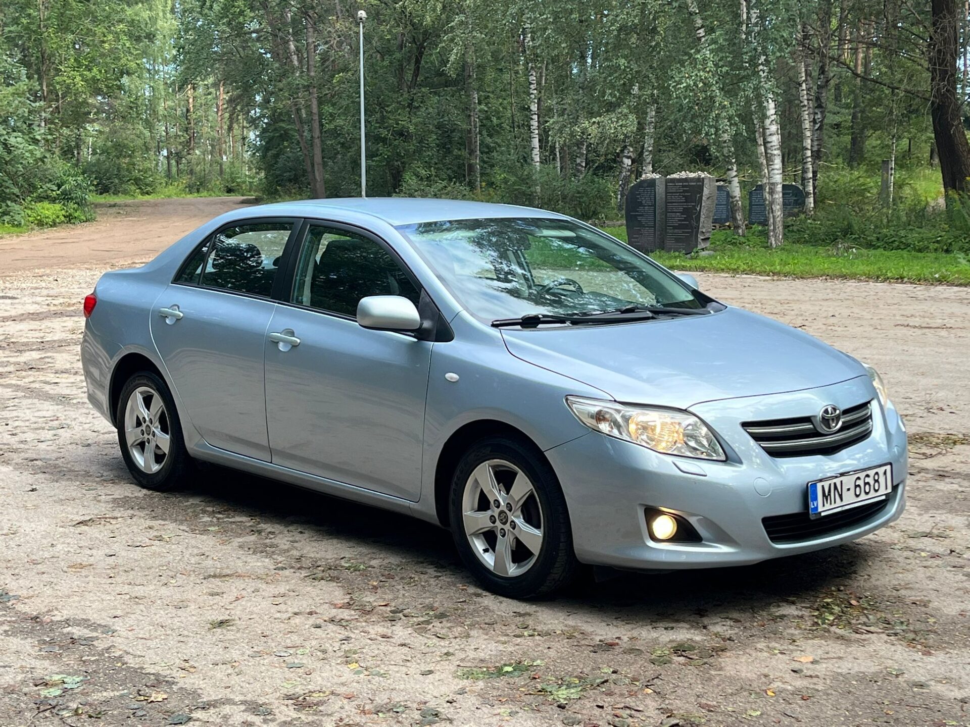 TOYOTA COROLLA
