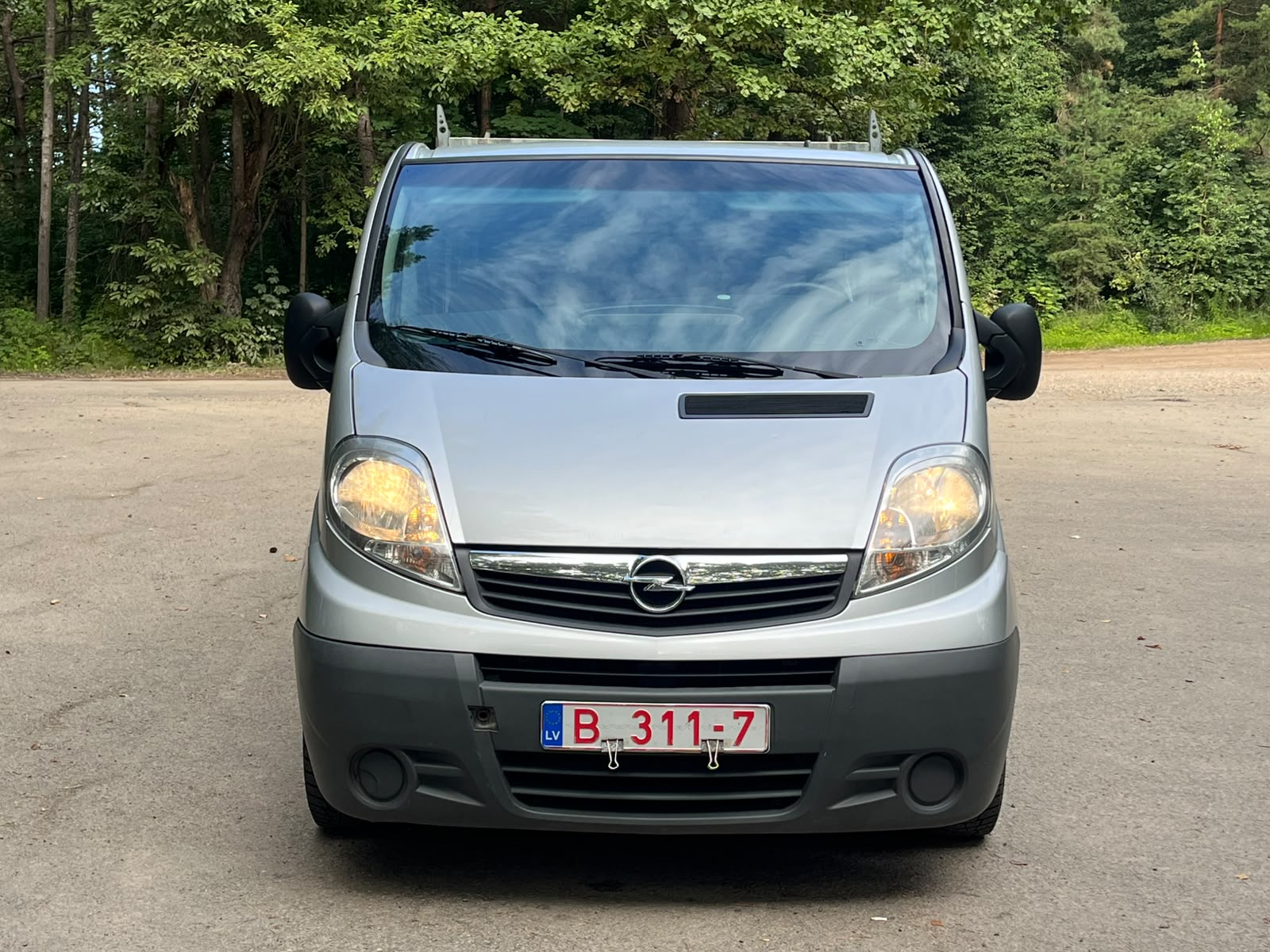 OPEL VIVARO 6-VIETAS