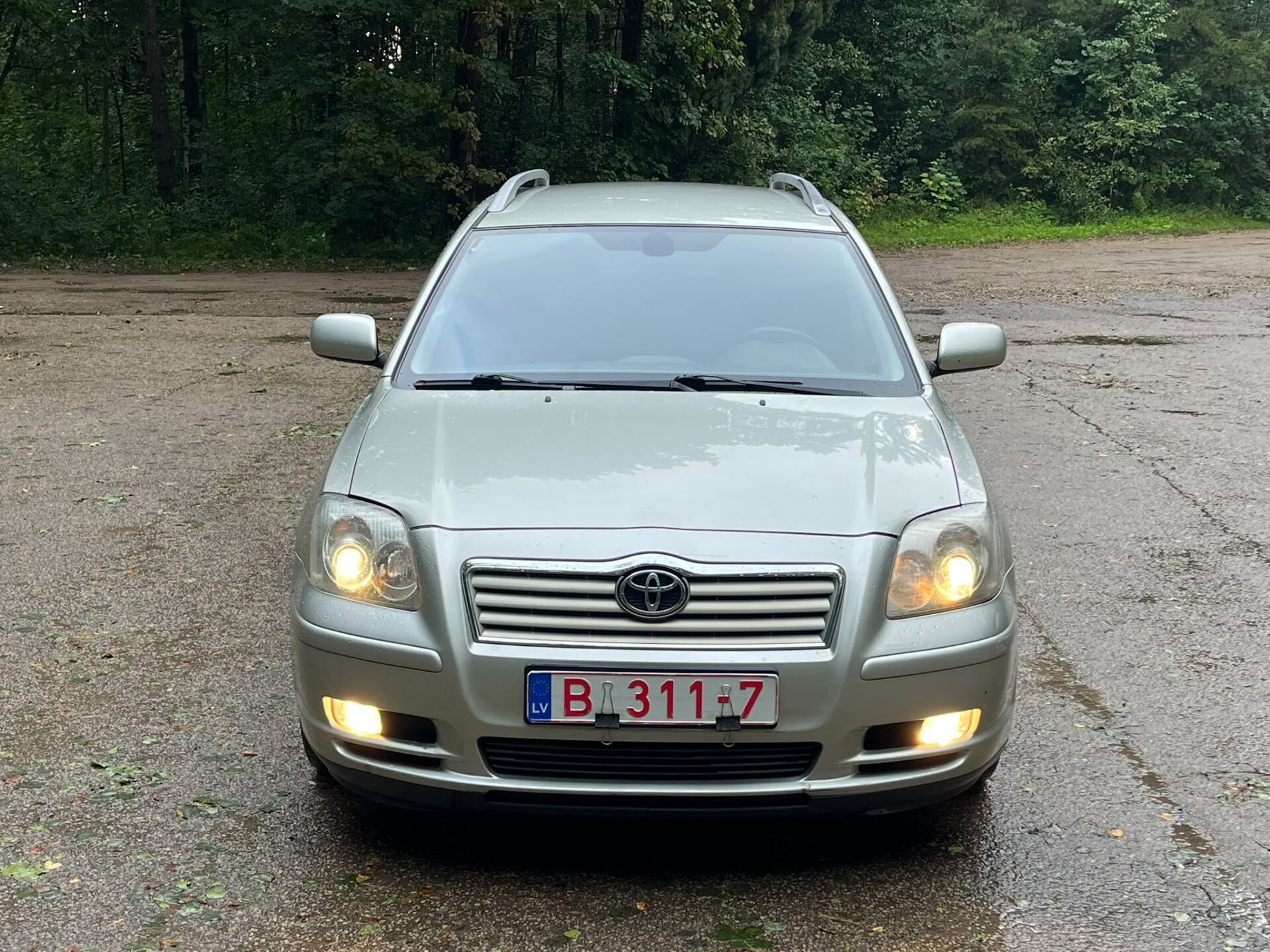 TOYOTA AVENSIS