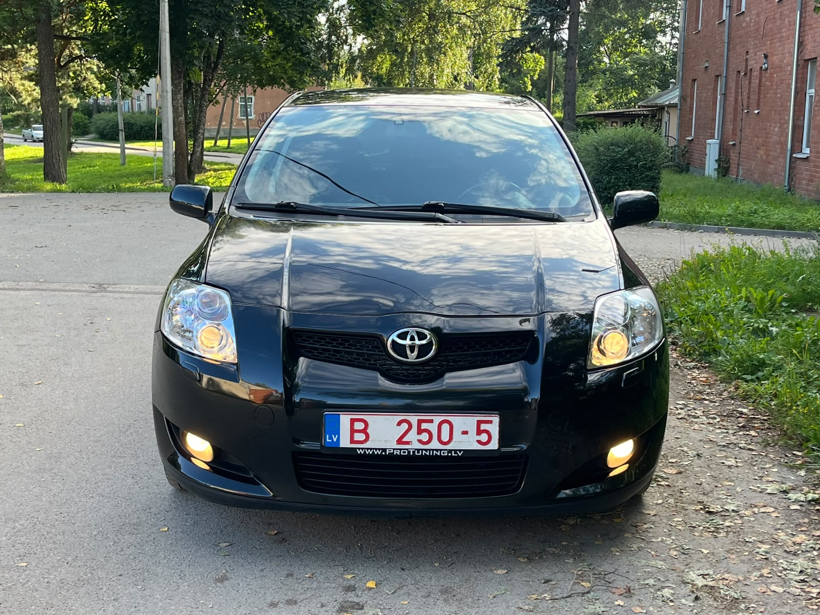 TOYOTA AURIS