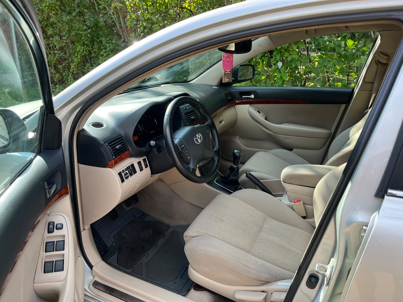 TOYOTA AVENSIS