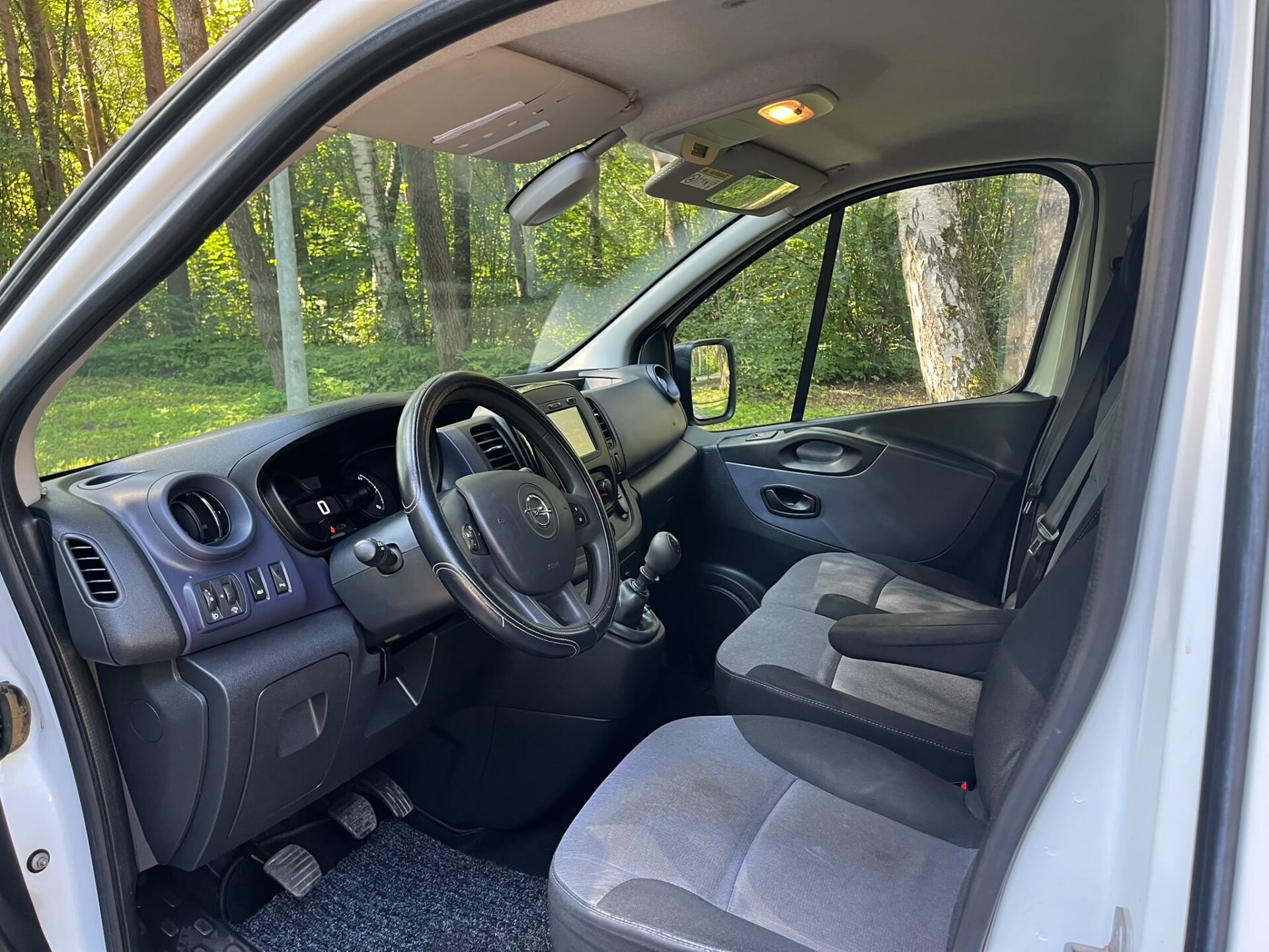 OPEL VIVARO-KRAVAS