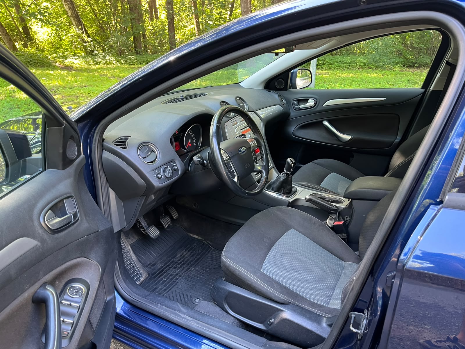 FORD MONDEO
