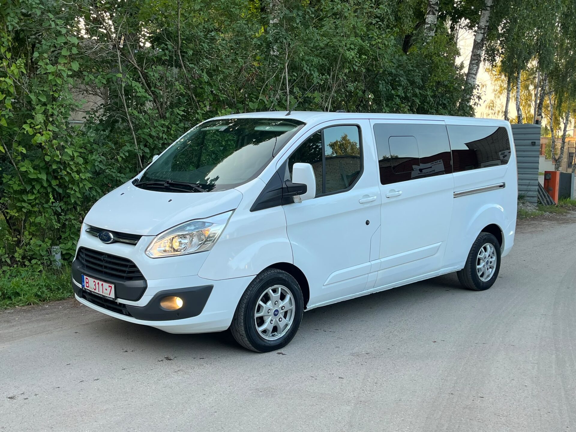 FORD TOURNEO CUSTOM 9-VIETAS