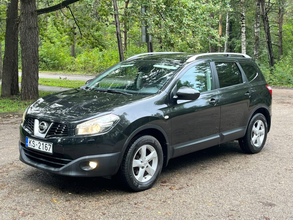 Nissan Qashqai+2 7-VIETAS