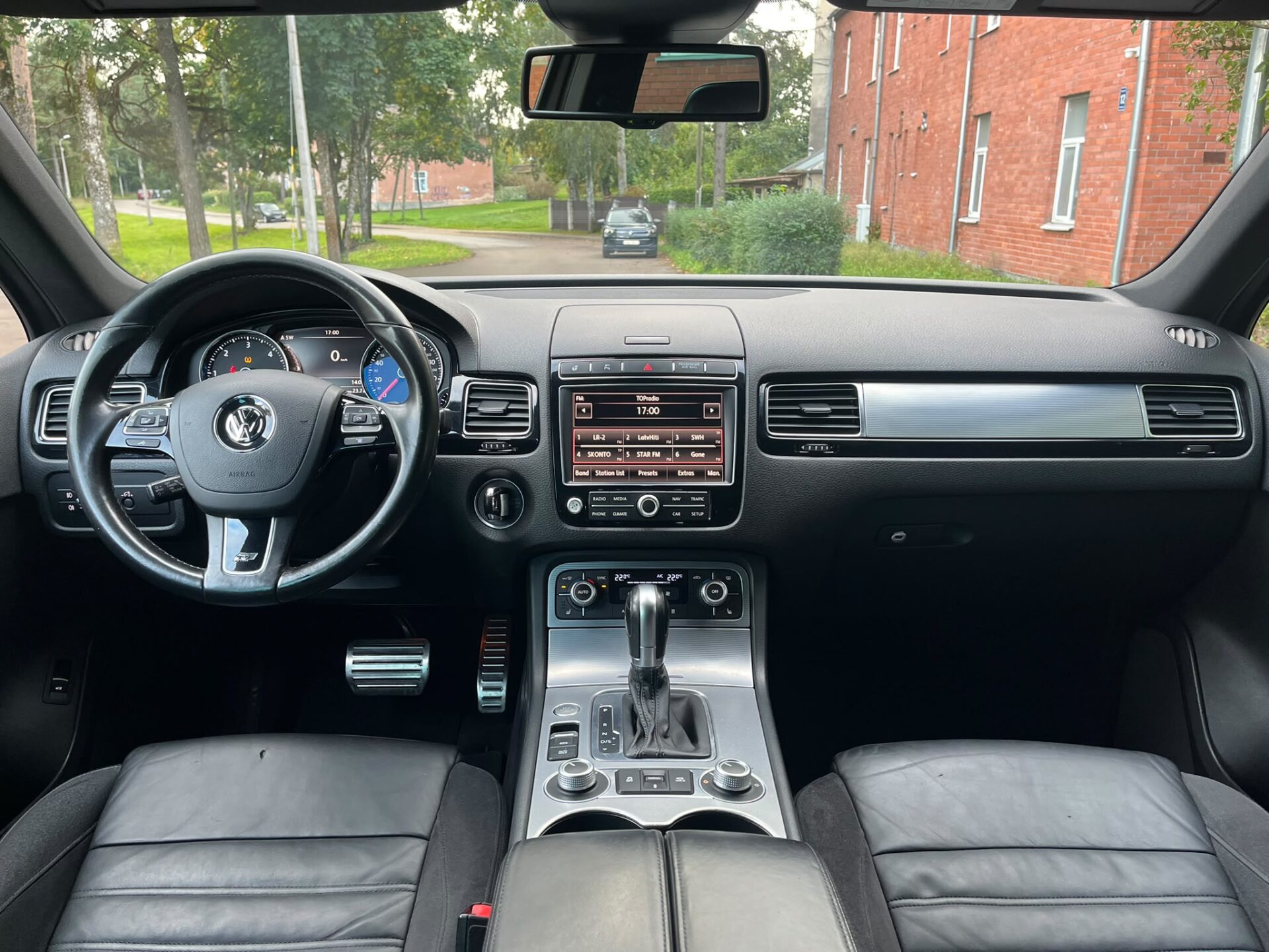 VW TOUAREG R-LINE