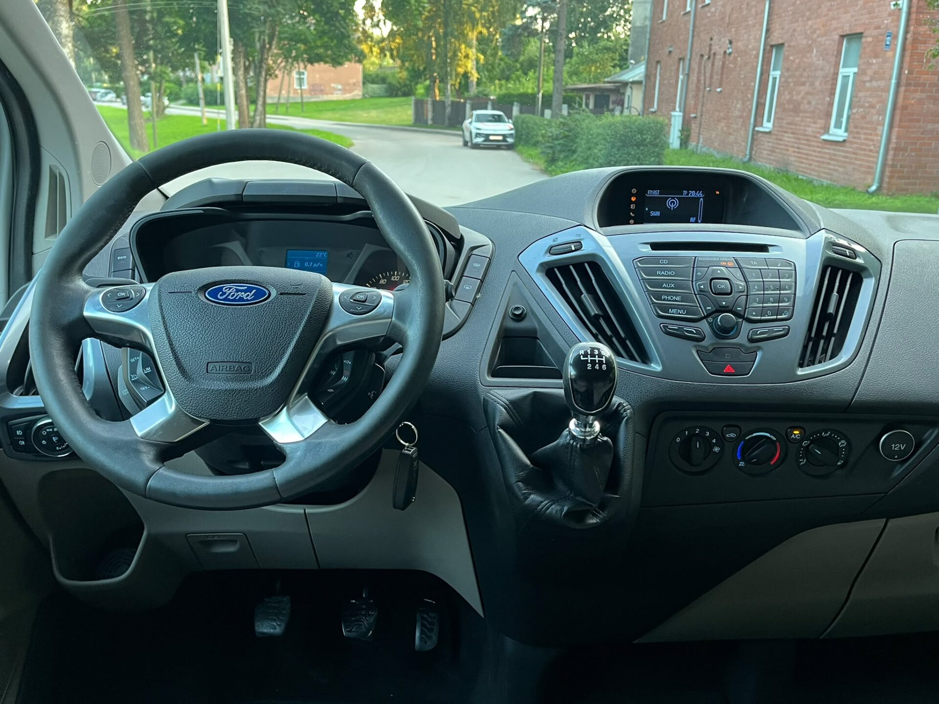 FORD TOURNEO CUSTOM 9-VIETAS