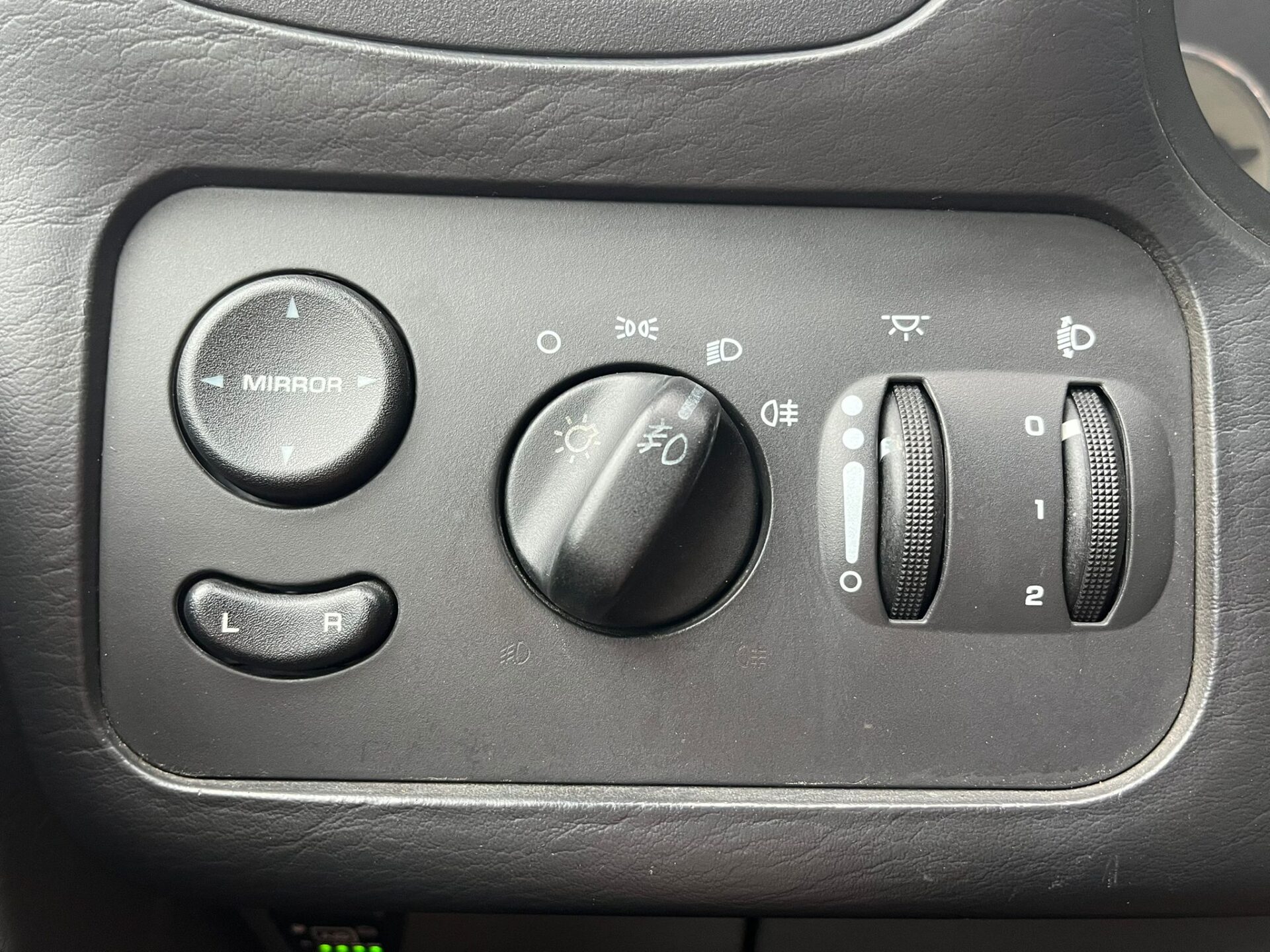 CHRYSLER GRAND VOYAGER LX STOW&GO 7-VIETAS