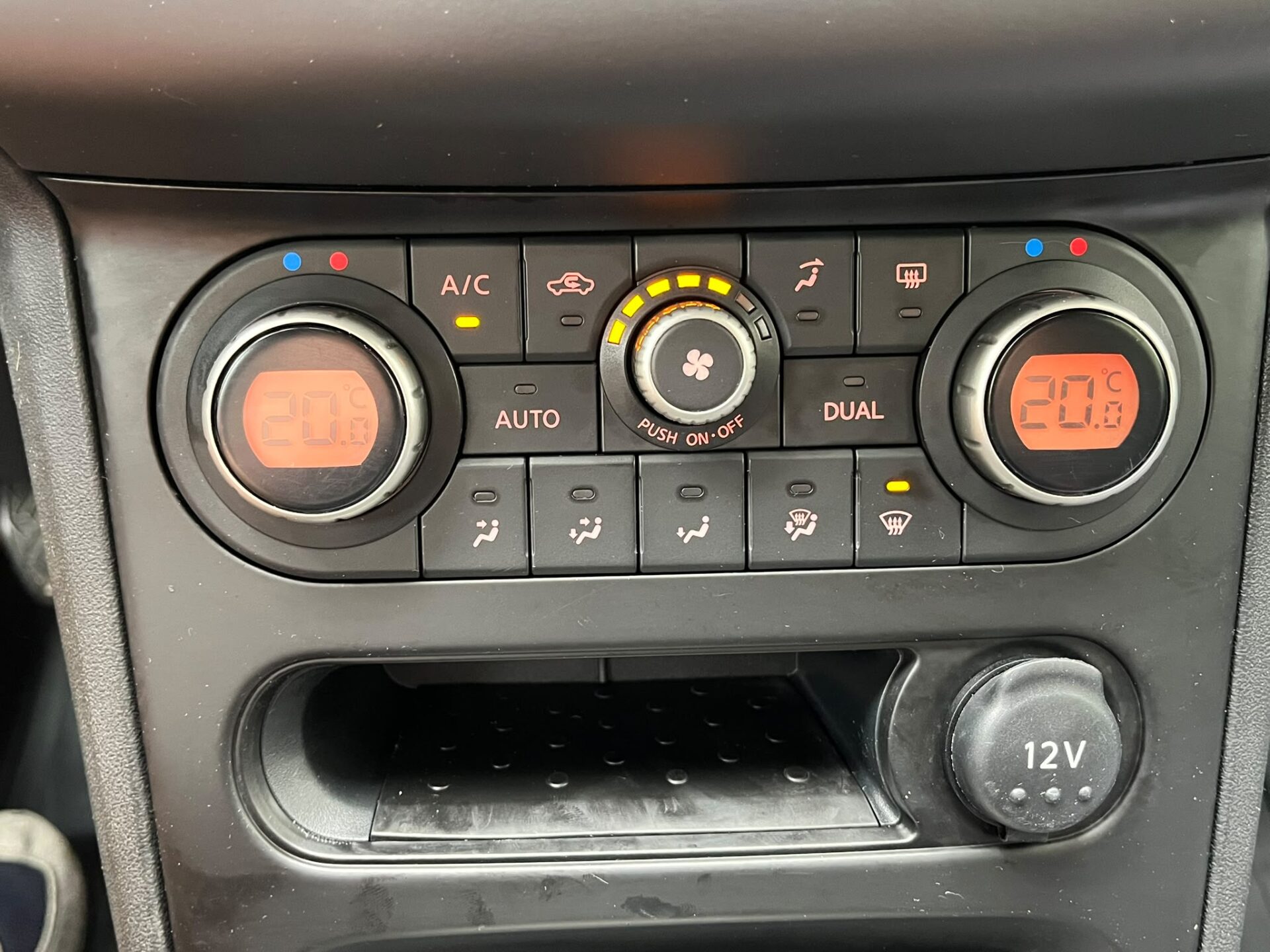 Nissan Qashqai+2 7-VIETAS