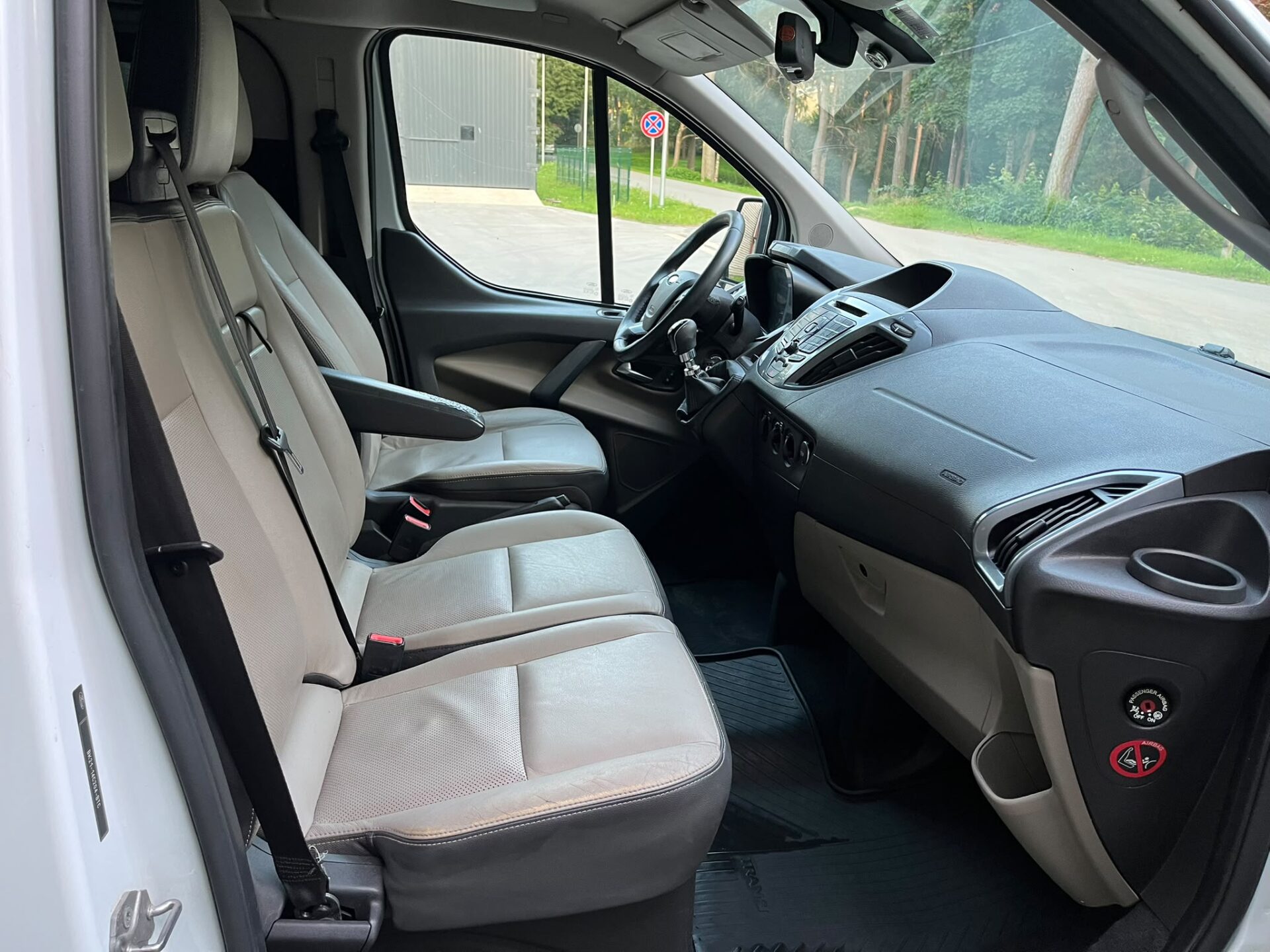 FORD TOURNEO CUSTOM 9-VIETAS