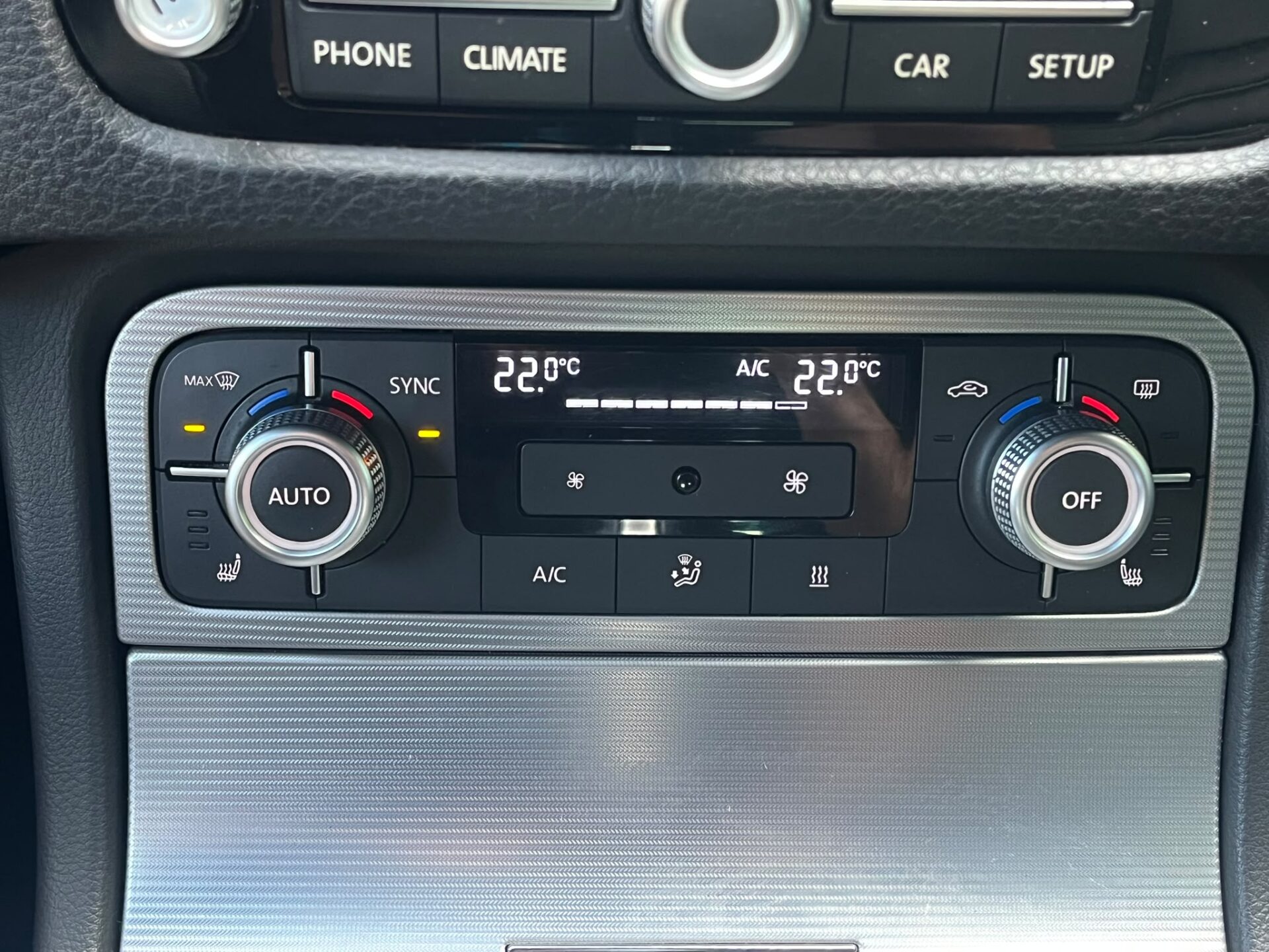 VW TOUAREG R-LINE