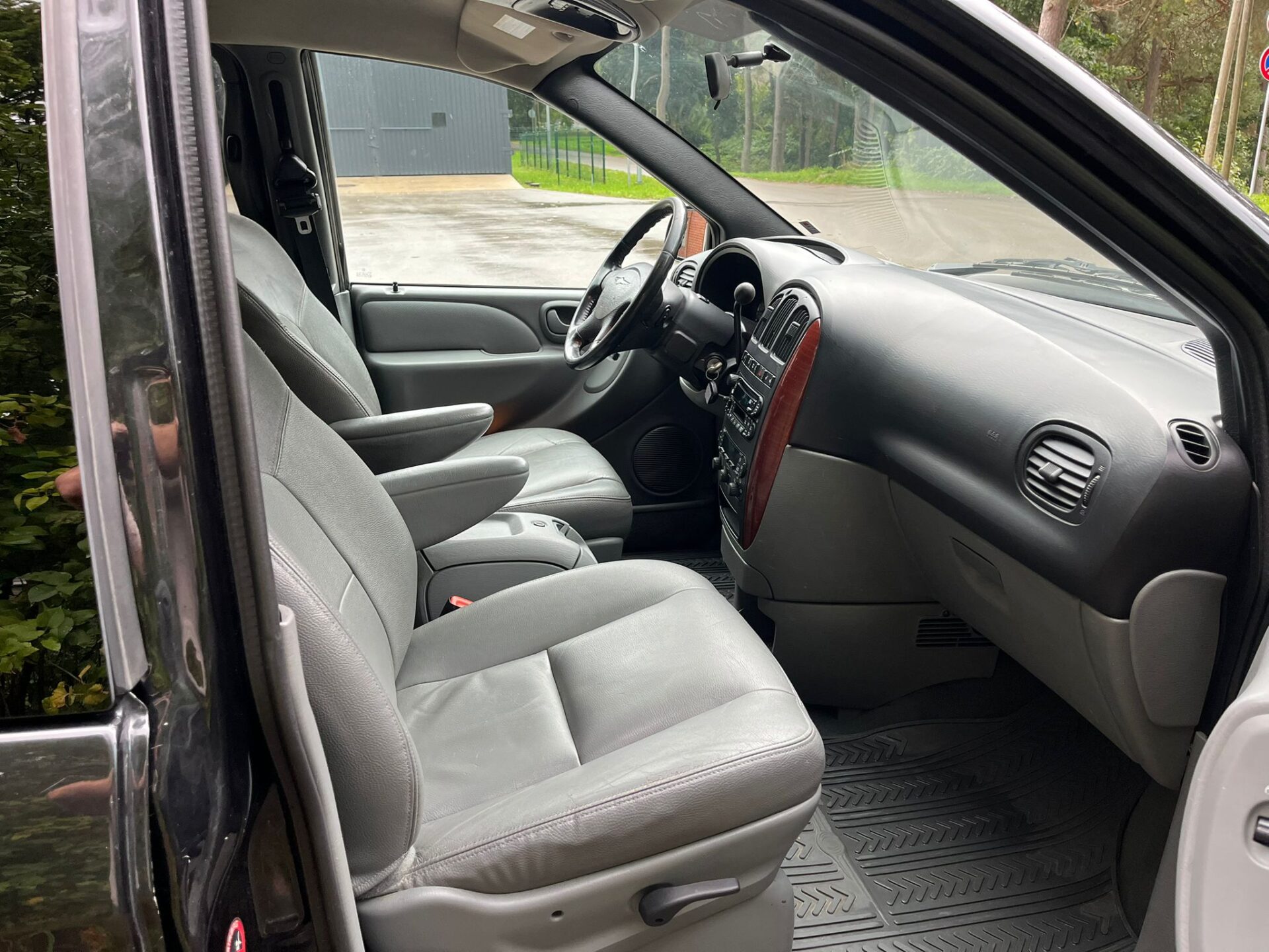 CHRYSLER GRAND VOYAGER LX STOW&GO 7-VIETAS