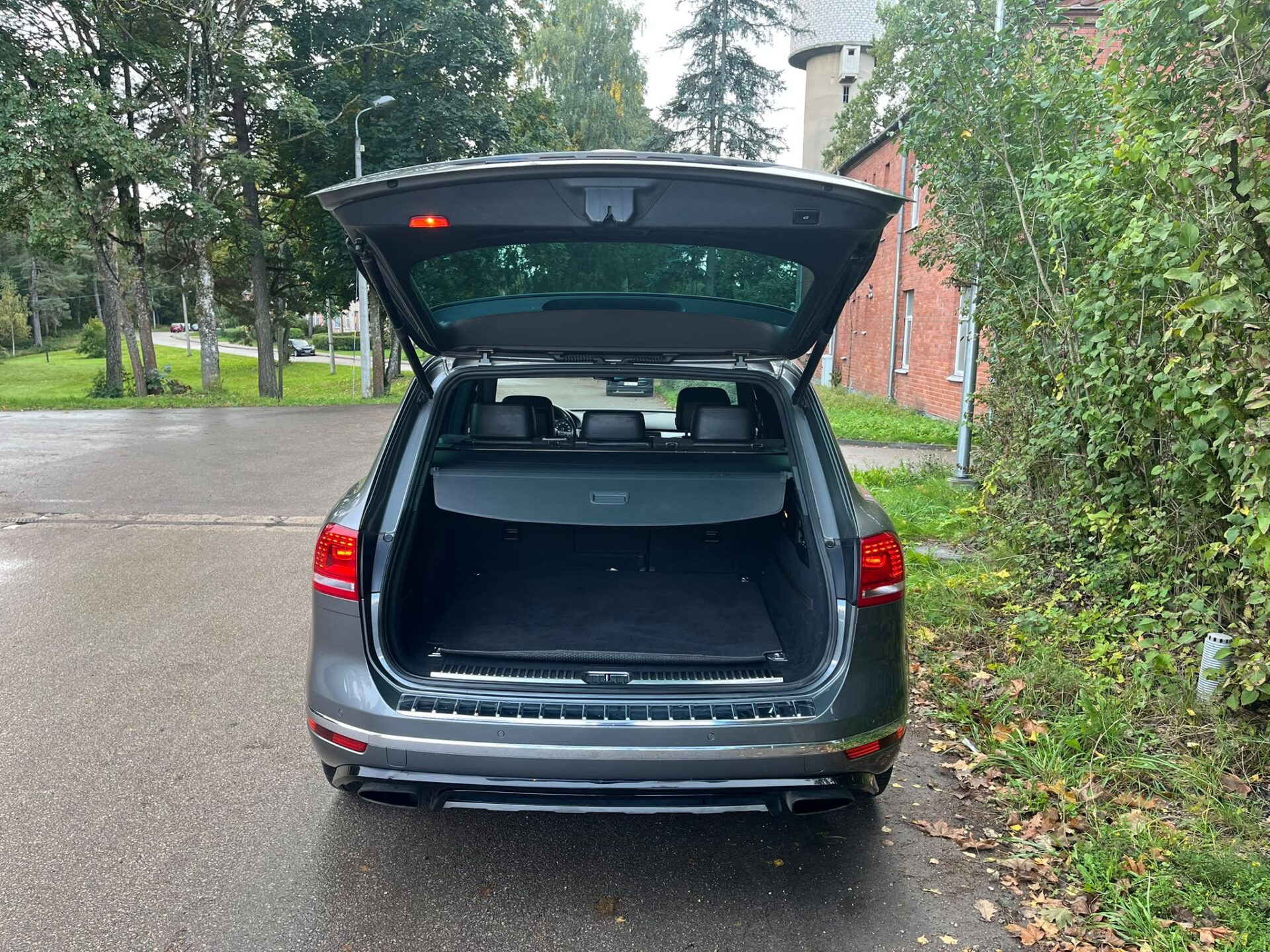 VW TOUAREG R-LINE