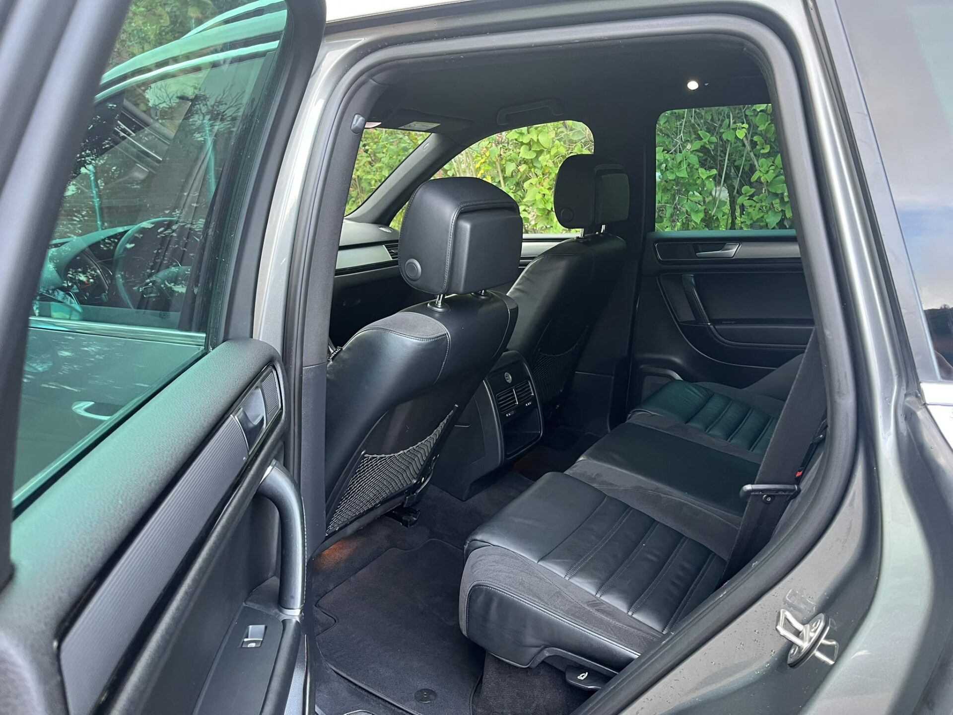 VW TOUAREG R-LINE